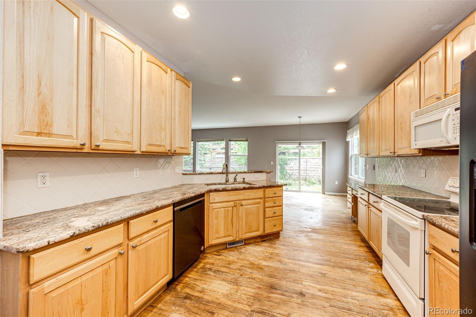 MLS Image #16 for 22672 e long drive,aurora, Colorado