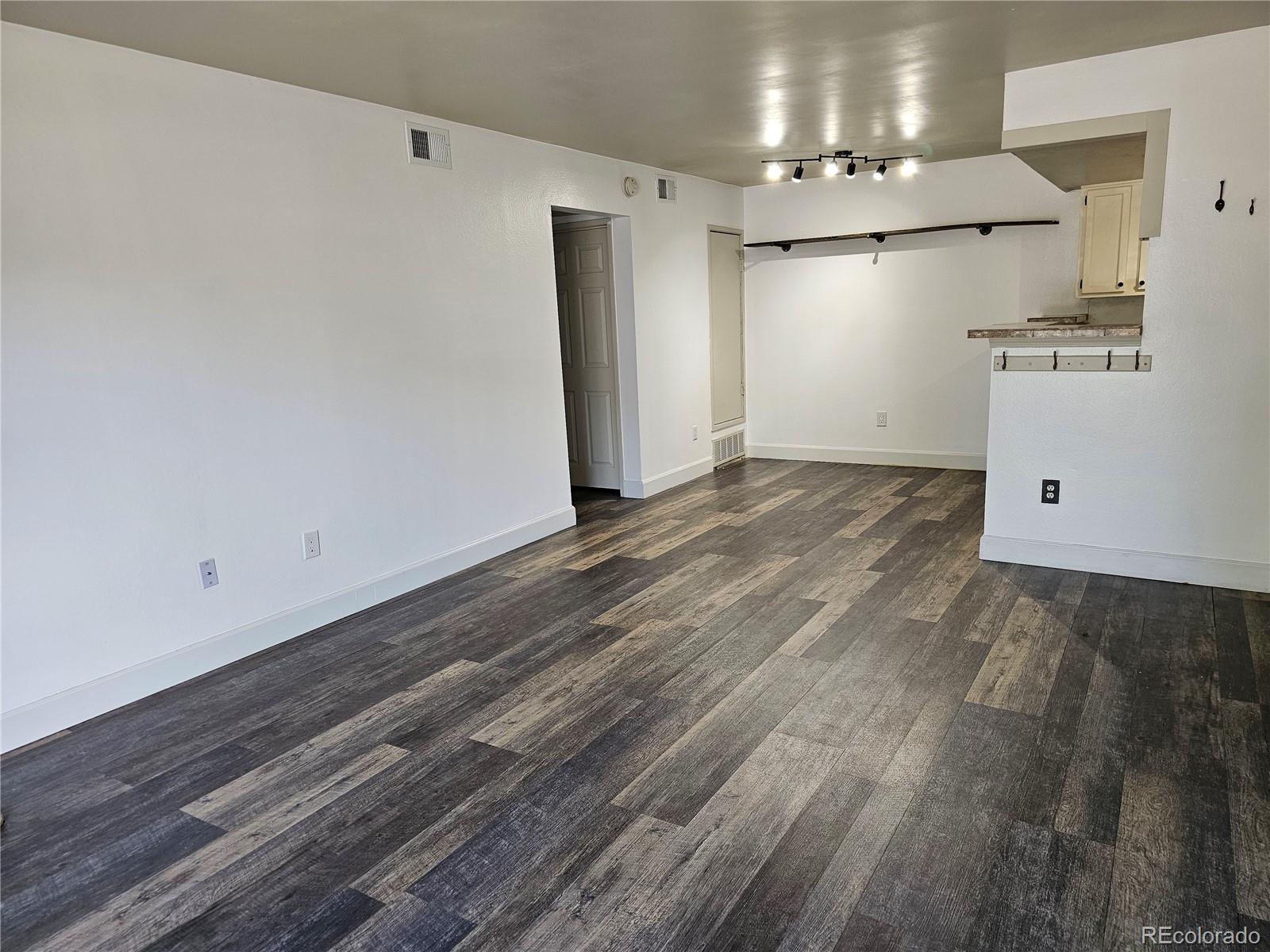 MLS Image #3 for 4400 s quebec street,denver, Colorado