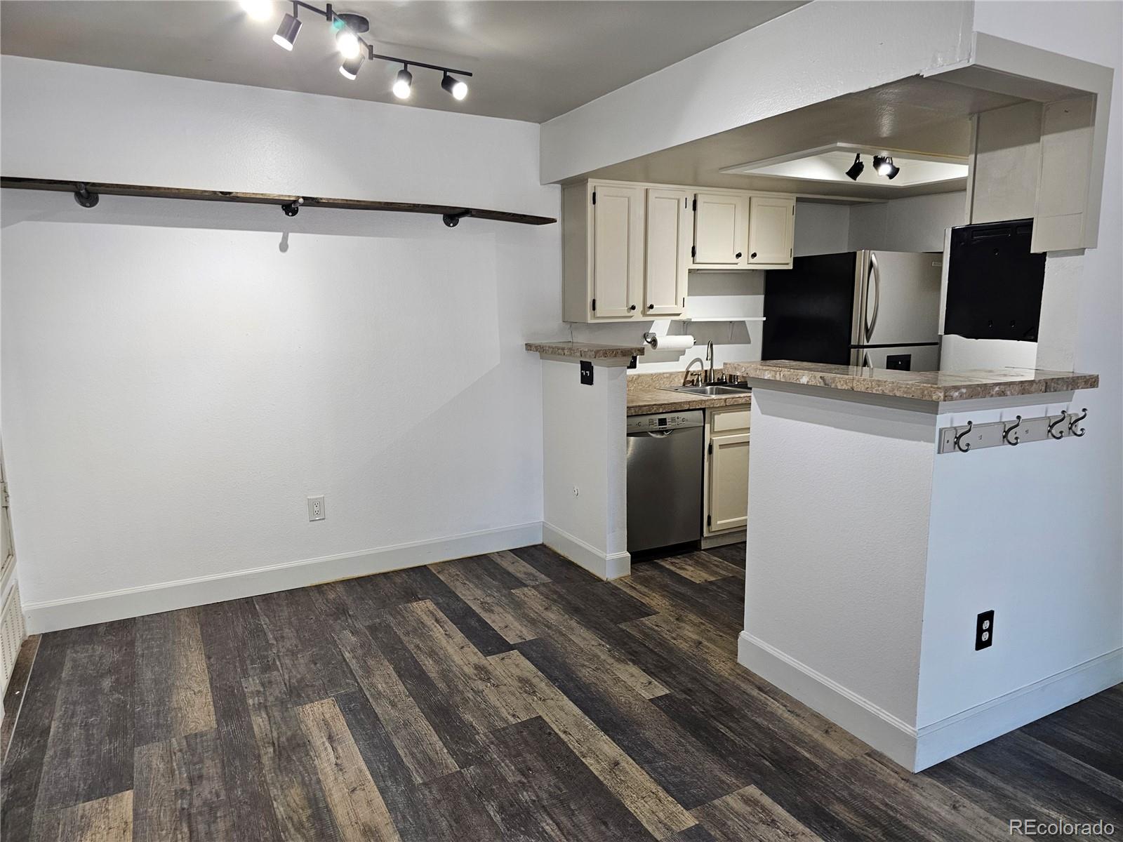 MLS Image #4 for 4400 s quebec street,denver, Colorado