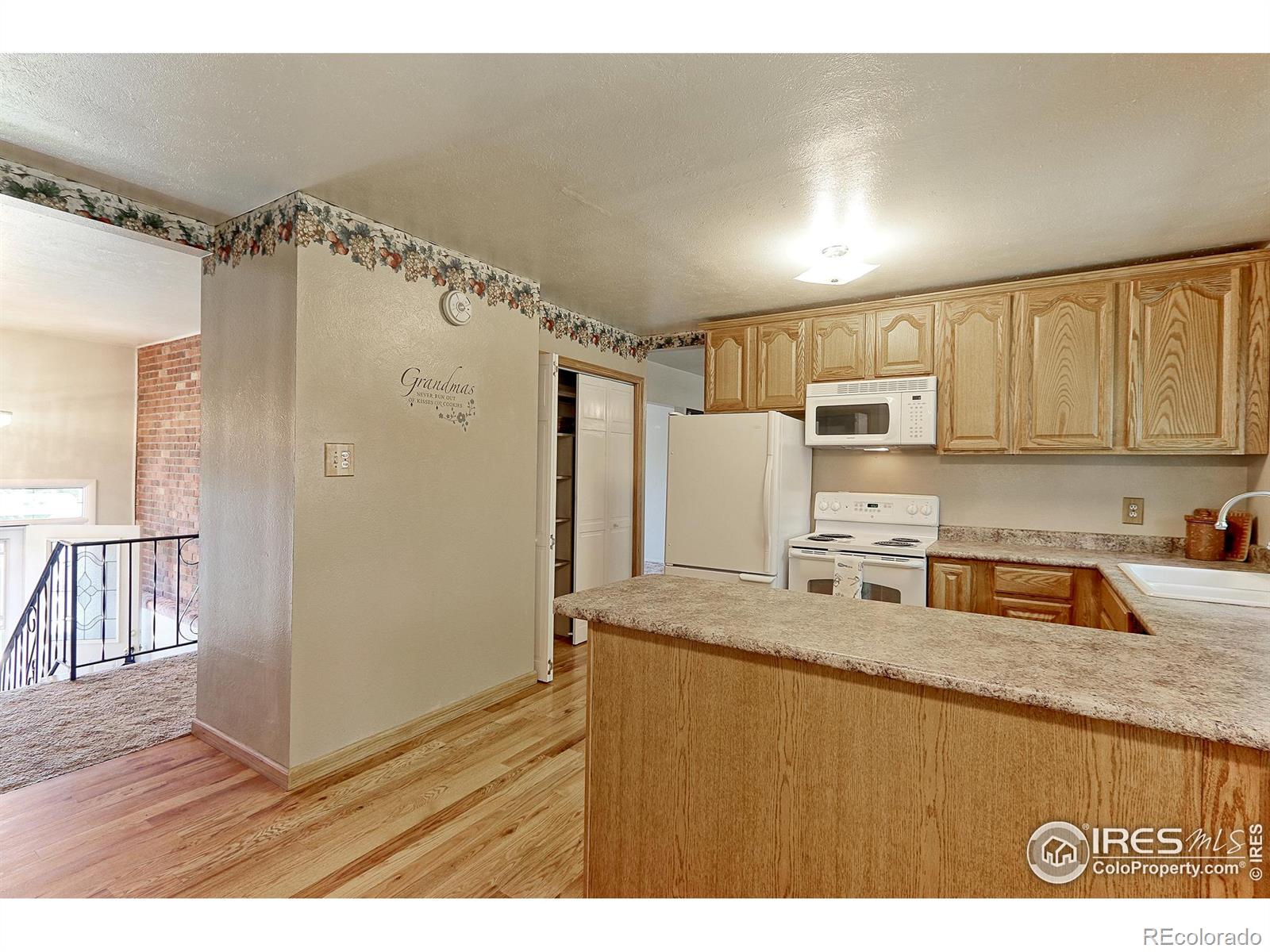 MLS Image #7 for 1530 s arbutus place,lakewood, Colorado