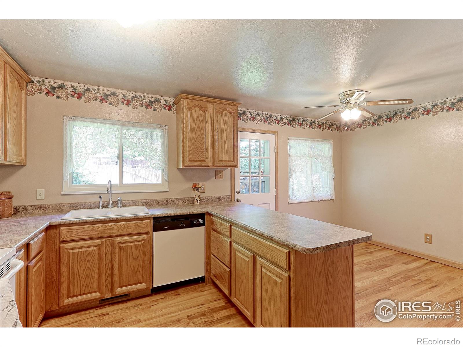 MLS Image #8 for 1530 s arbutus place,lakewood, Colorado