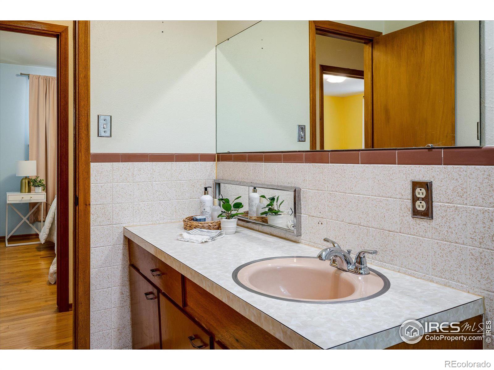 MLS Image #12 for 945  rose street,longmont, Colorado