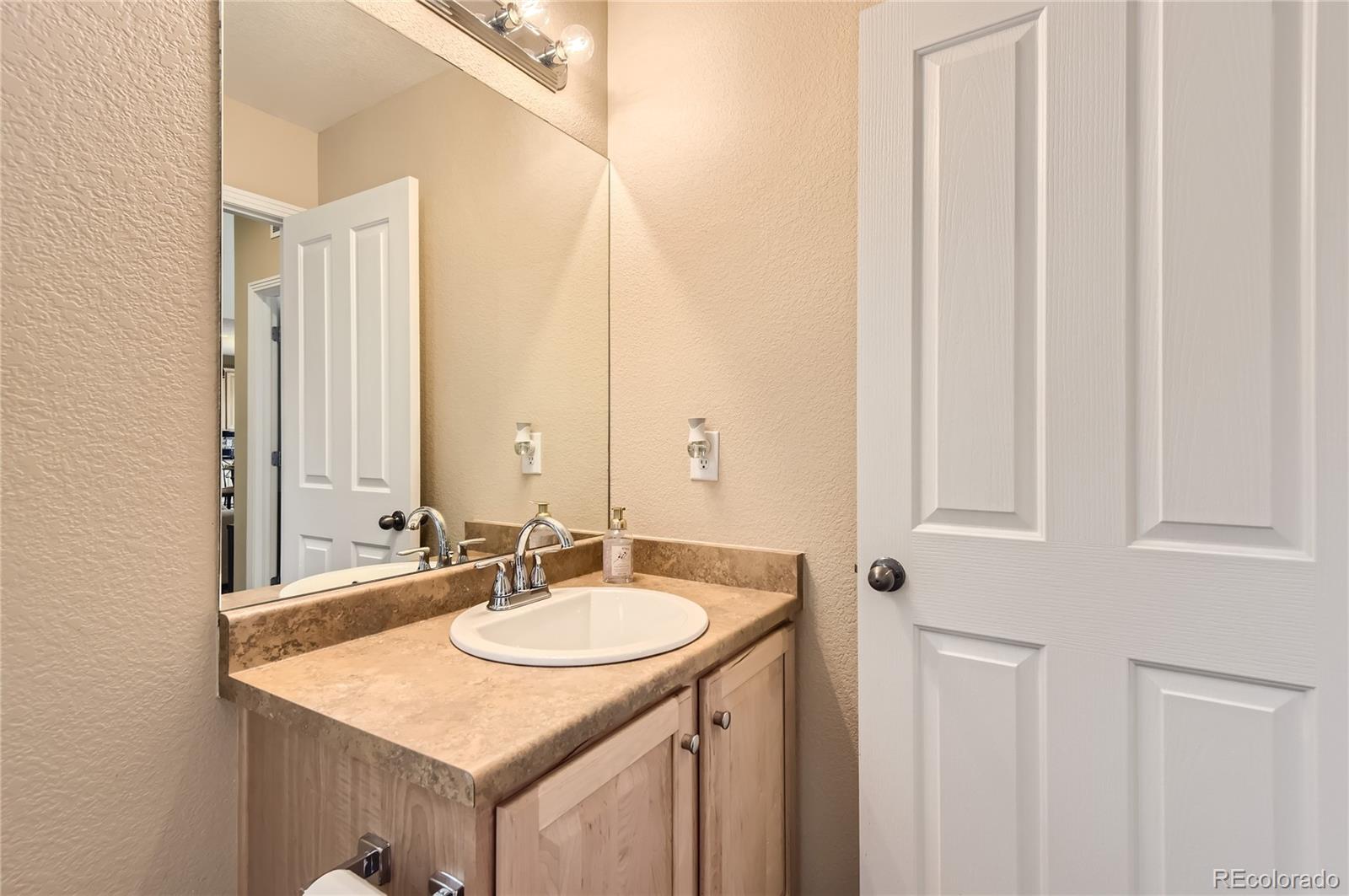 MLS Image #12 for 25368 e geddes place,aurora, Colorado