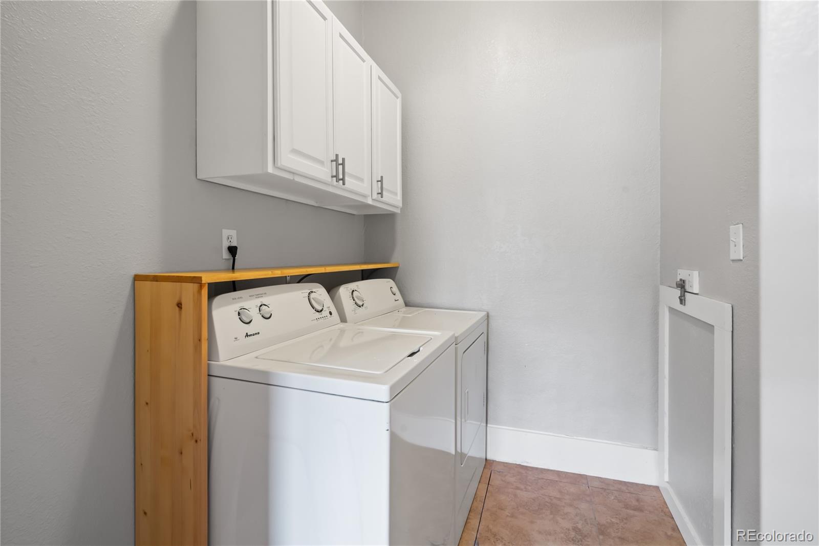 MLS Image #34 for 2930 n york street,denver, Colorado