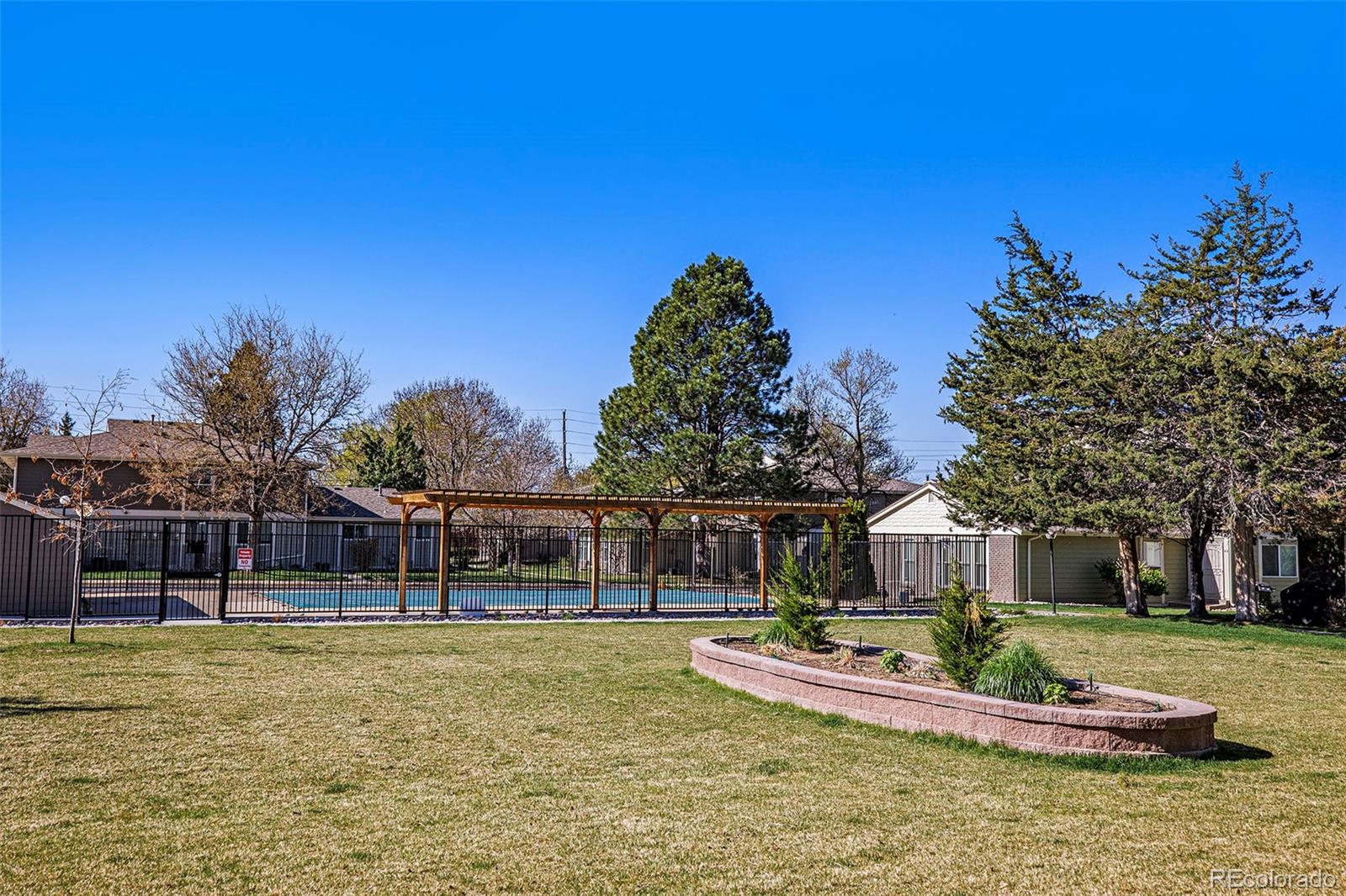 MLS Image #18 for 1250 s monaco parkway,denver, Colorado