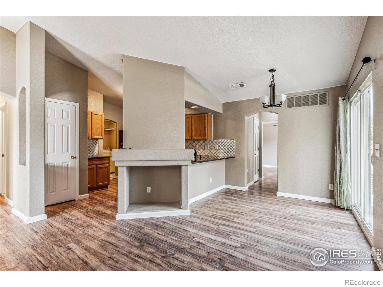 MLS Image #3 for 20564 e 47th avenue,denver, Colorado