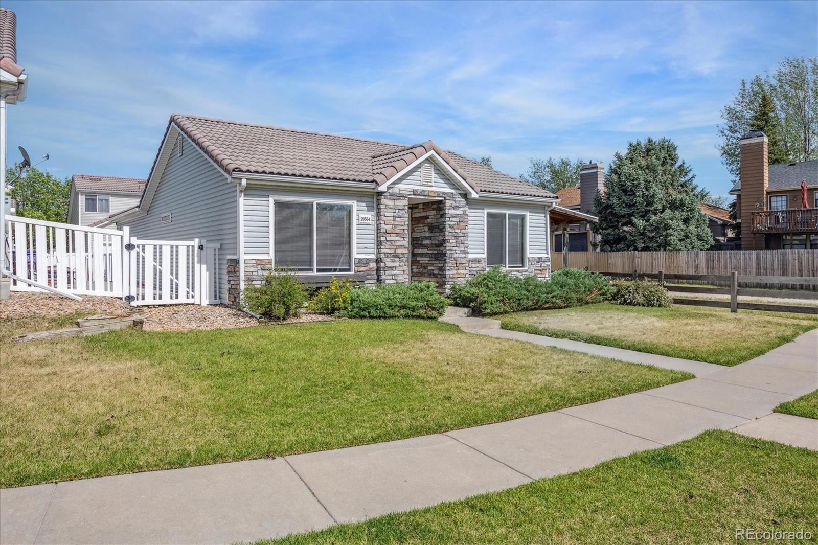 MLS Image #26 for 20564 e 47th avenue,denver, Colorado