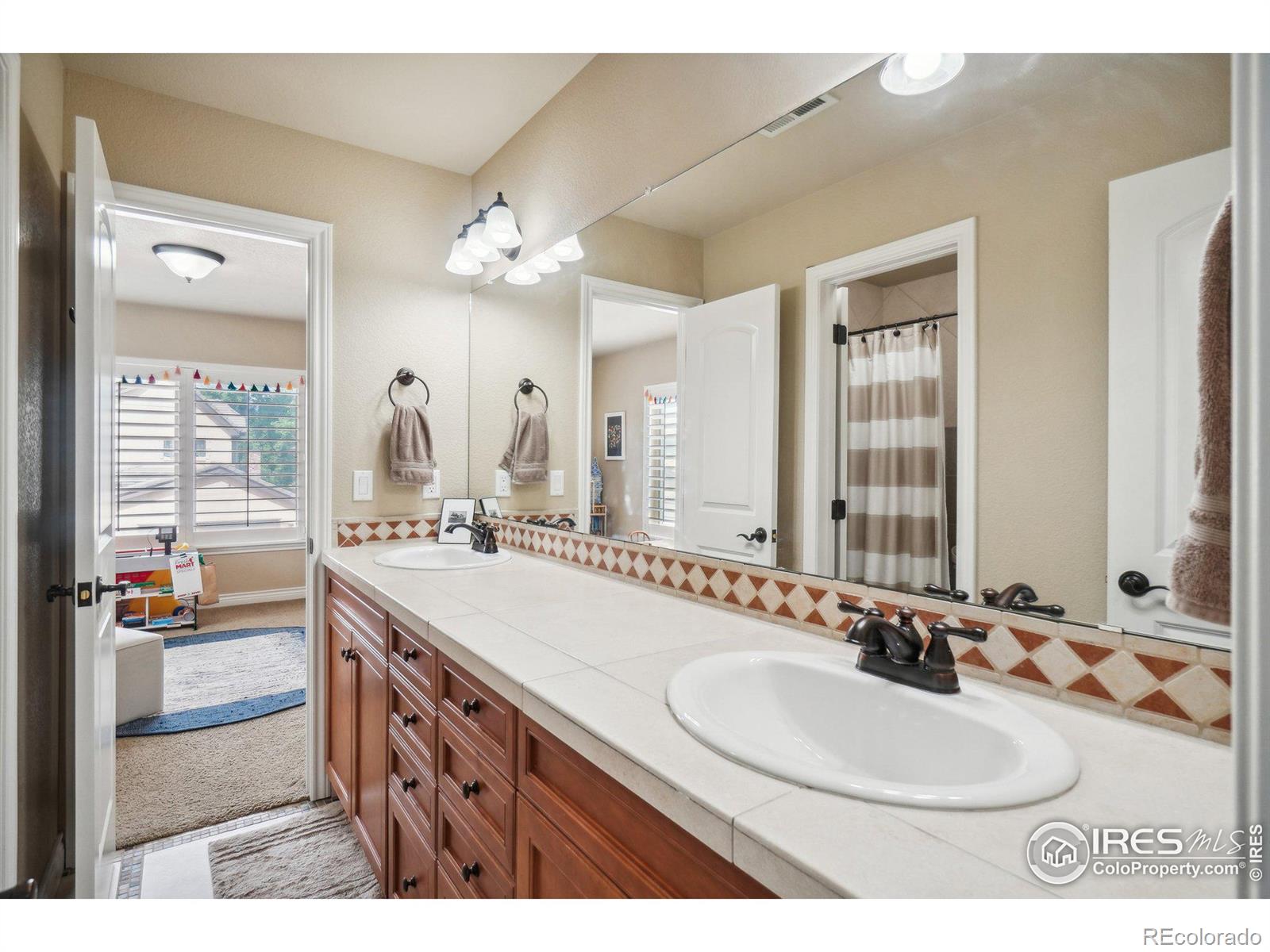 MLS Image #25 for 3315 s birch street,denver, Colorado