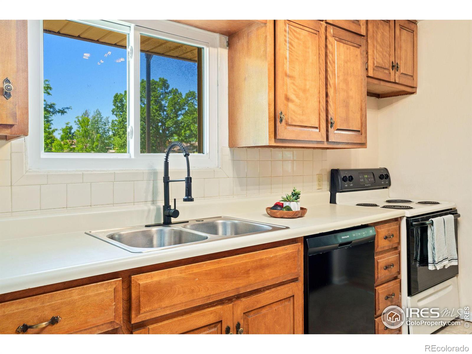 MLS Image #11 for 512  crestmore place,fort collins, Colorado