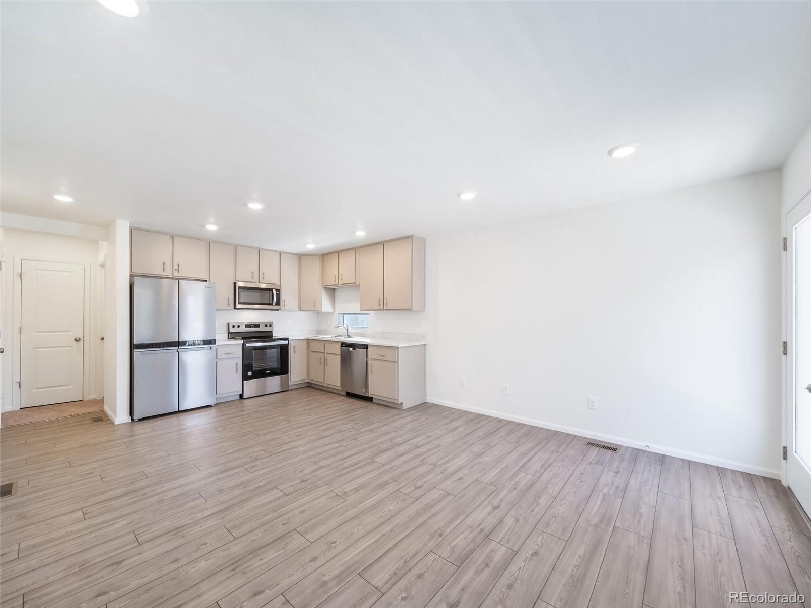 MLS Image #21 for 18127 e 51st place,denver, Colorado