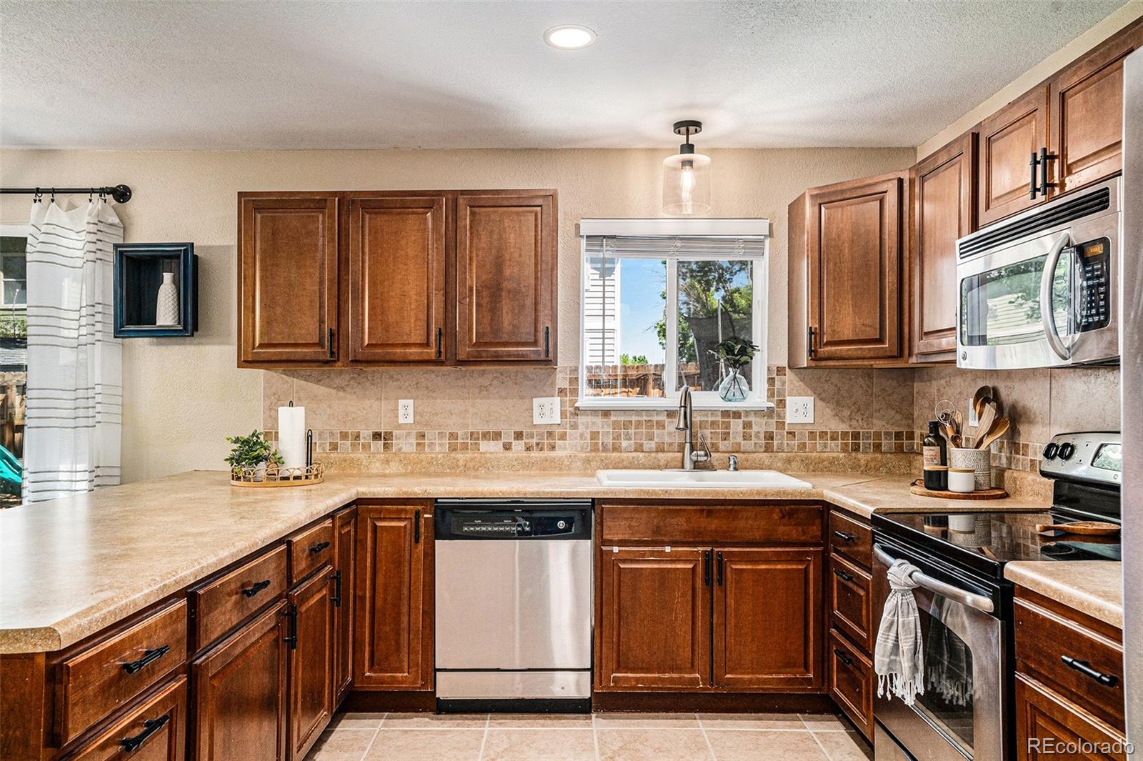 MLS Image #9 for 9328  daystar terrace,colorado springs, Colorado