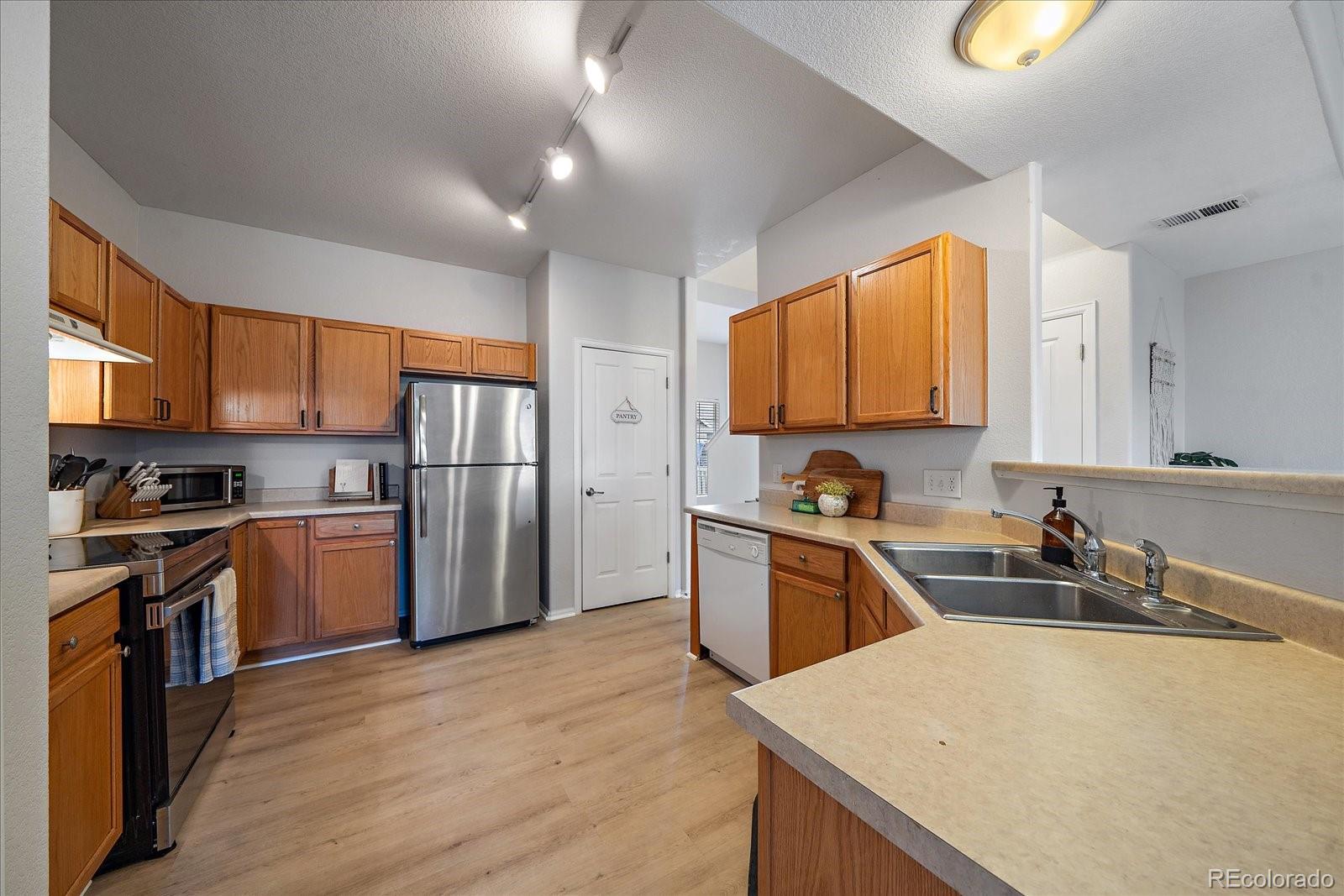 MLS Image #10 for 14700 e 104th avenue,commerce city, Colorado