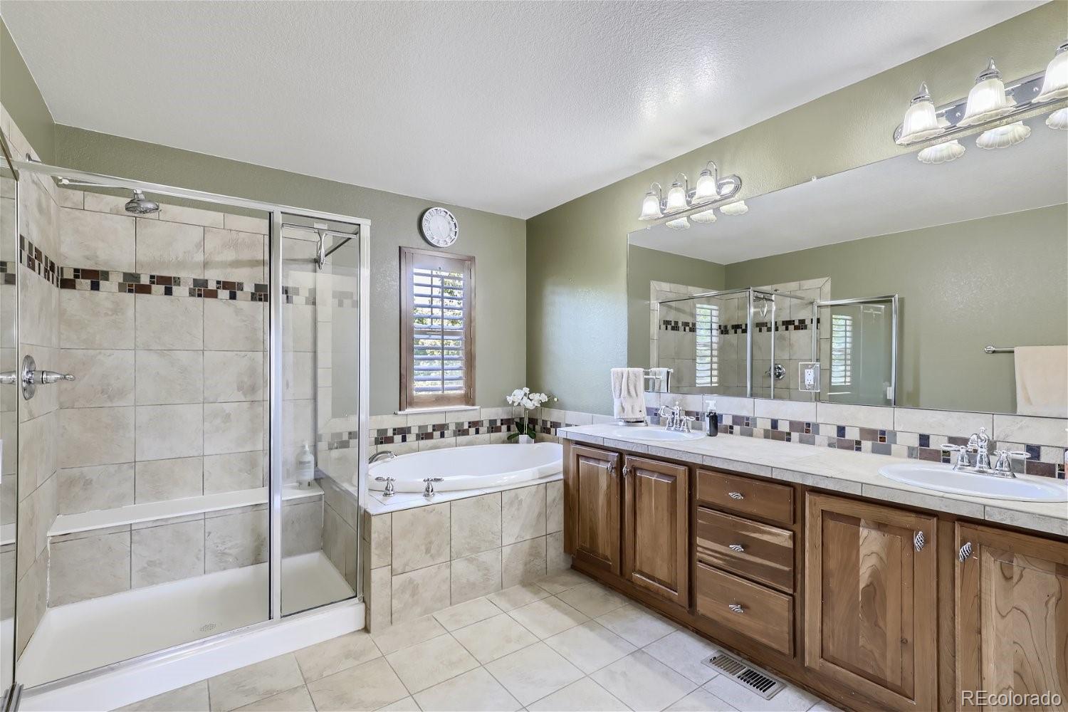 MLS Image #17 for 10805  glengate loop,highlands ranch, Colorado