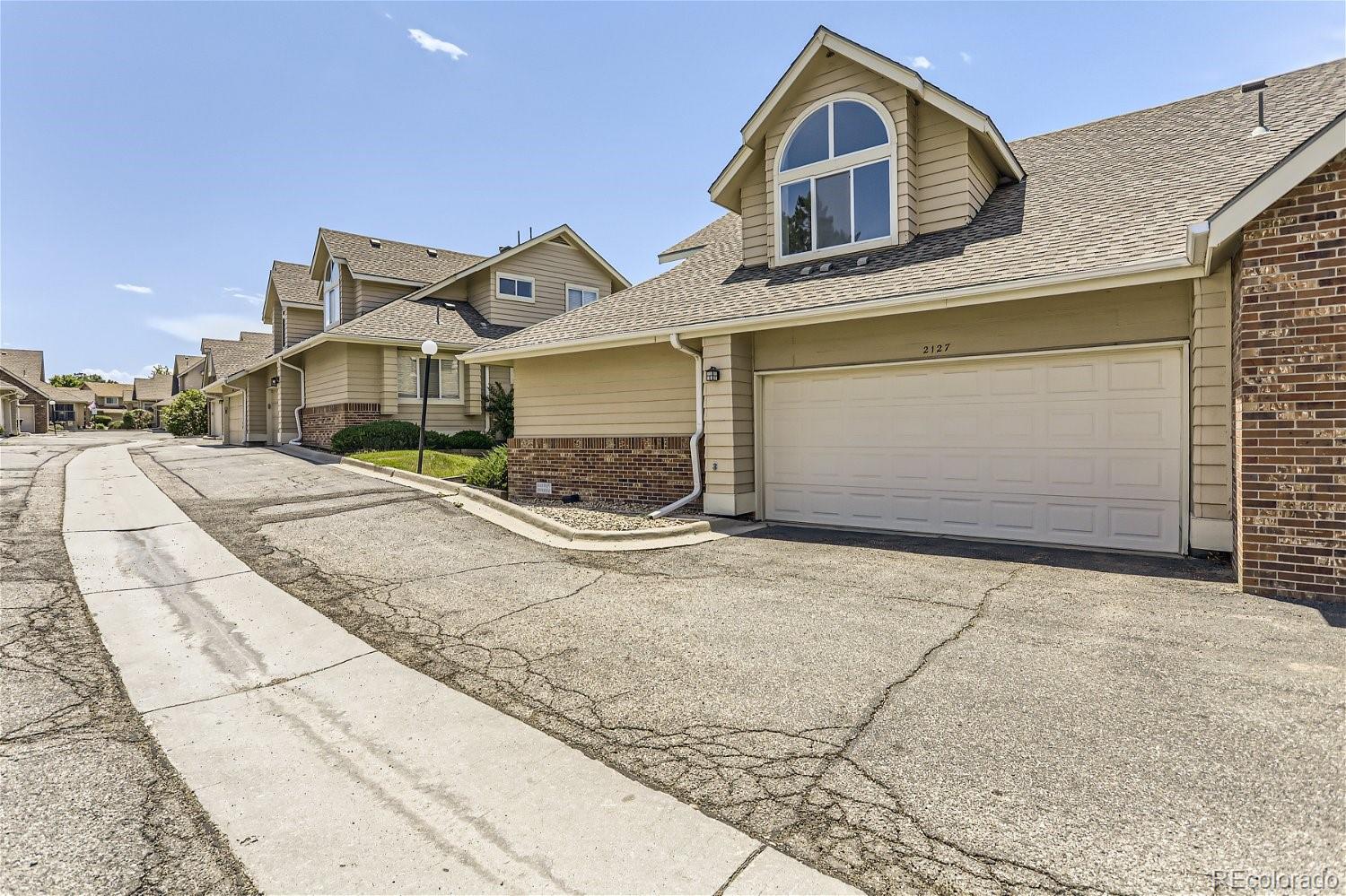 MLS Image #10 for 2127 s troy way,aurora, Colorado