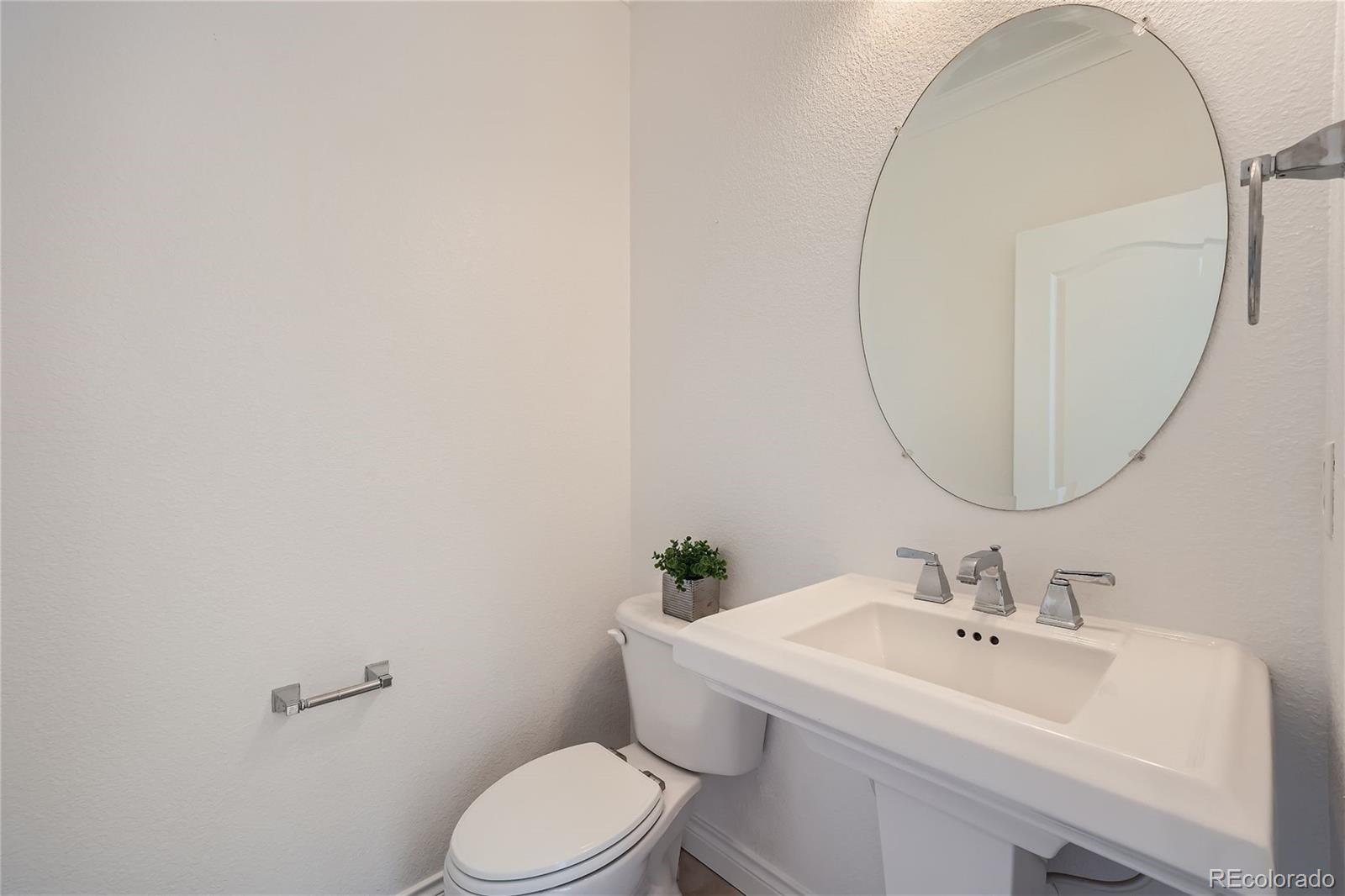 MLS Image #12 for 2925  alton court,denver, Colorado