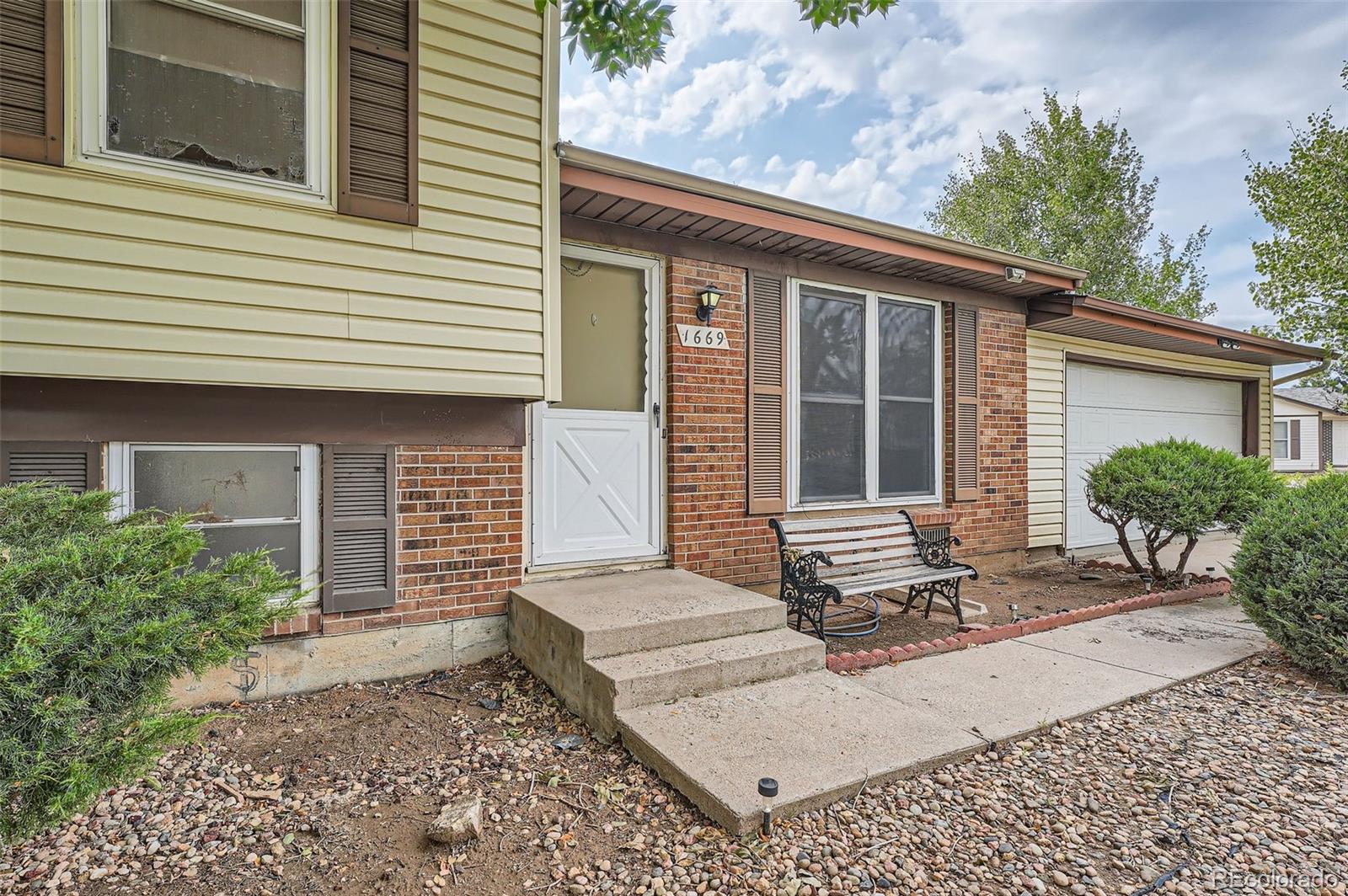 MLS Image #1 for 1669 s richfield street,aurora, Colorado