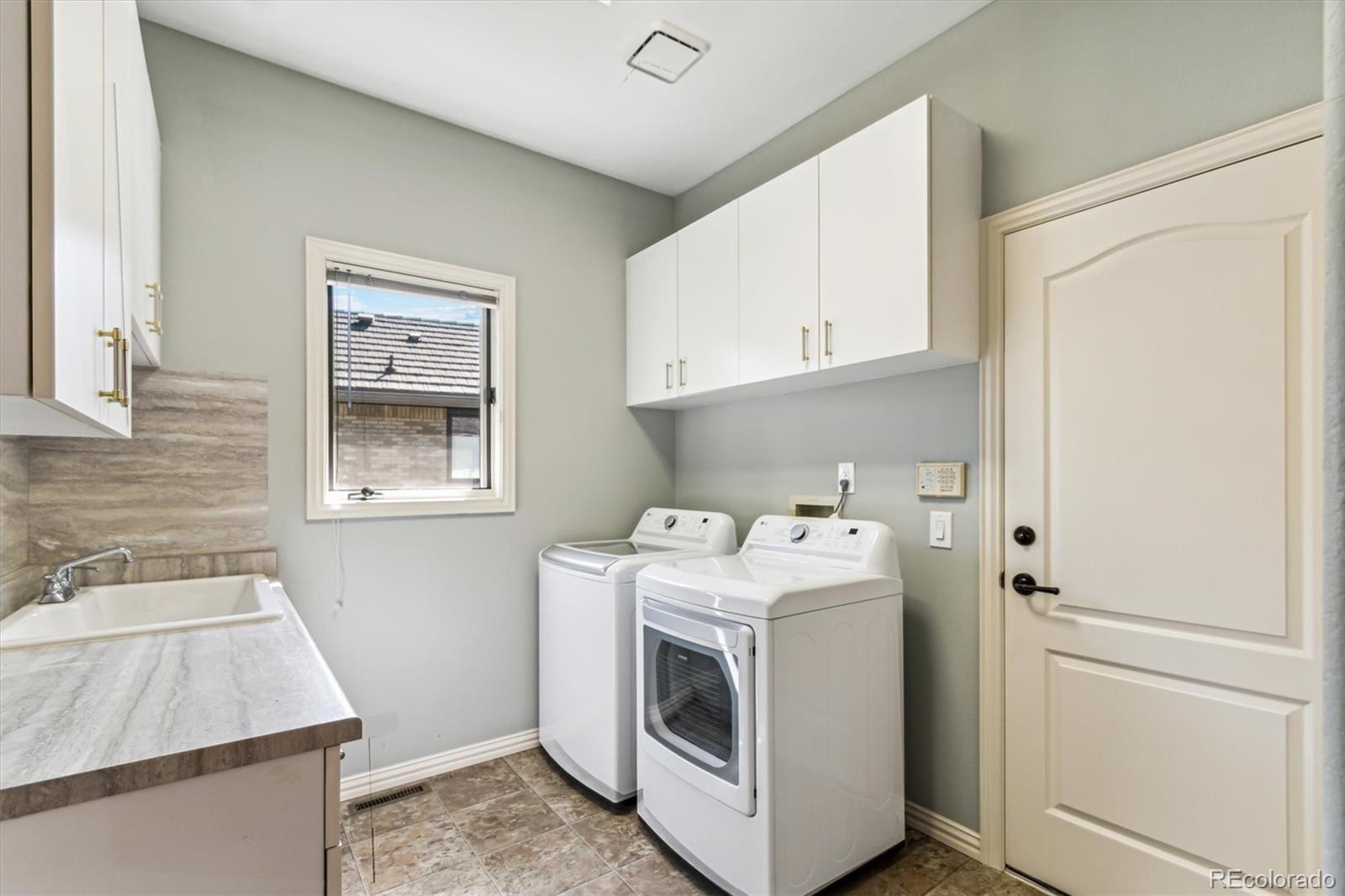 MLS Image #27 for 2394 s yank circle,denver, Colorado