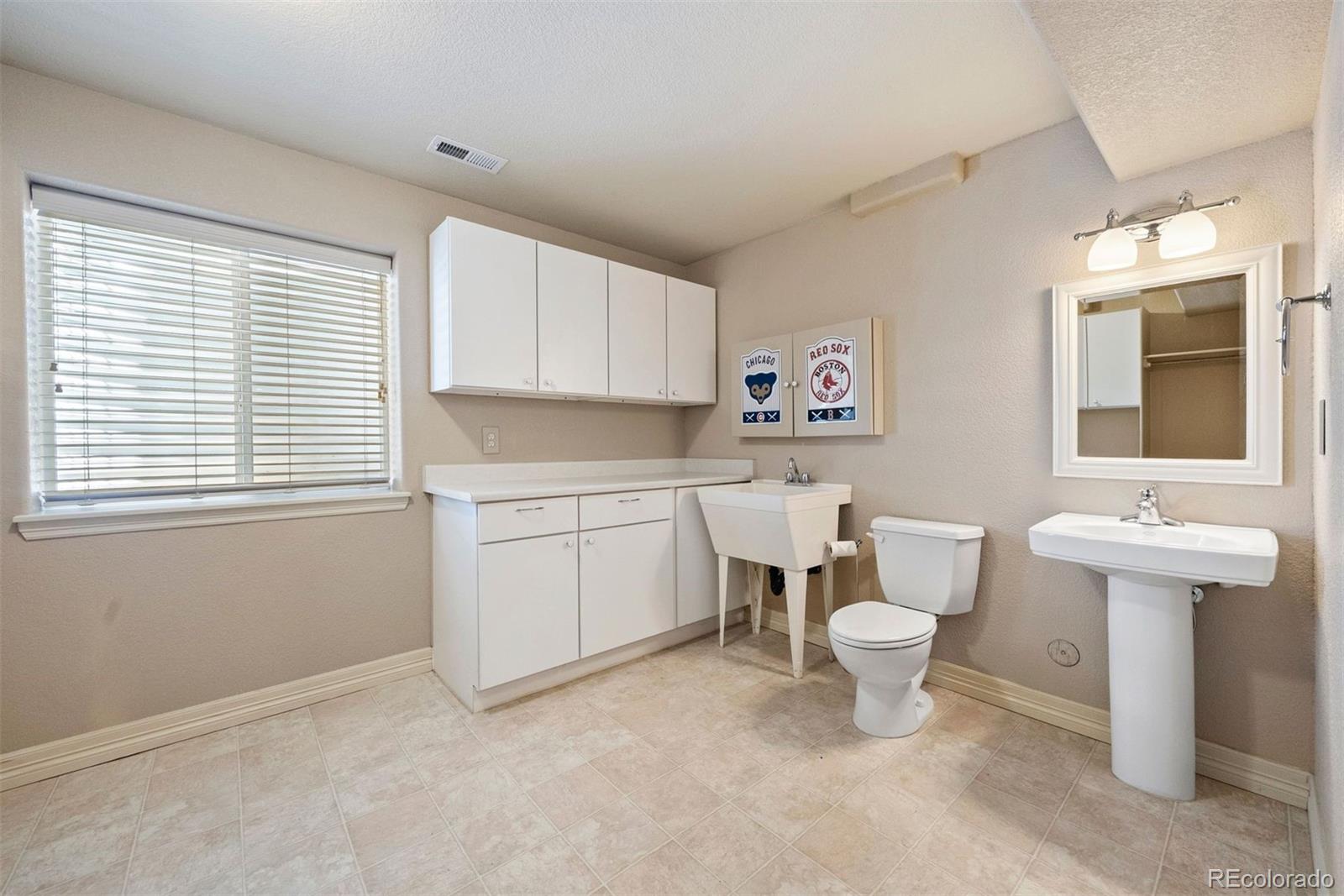 MLS Image #34 for 8259 e 28th place,denver, Colorado