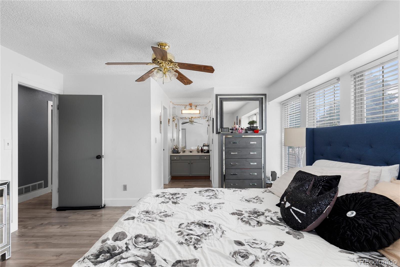 MLS Image #25 for 21563 e powers place,centennial, Colorado