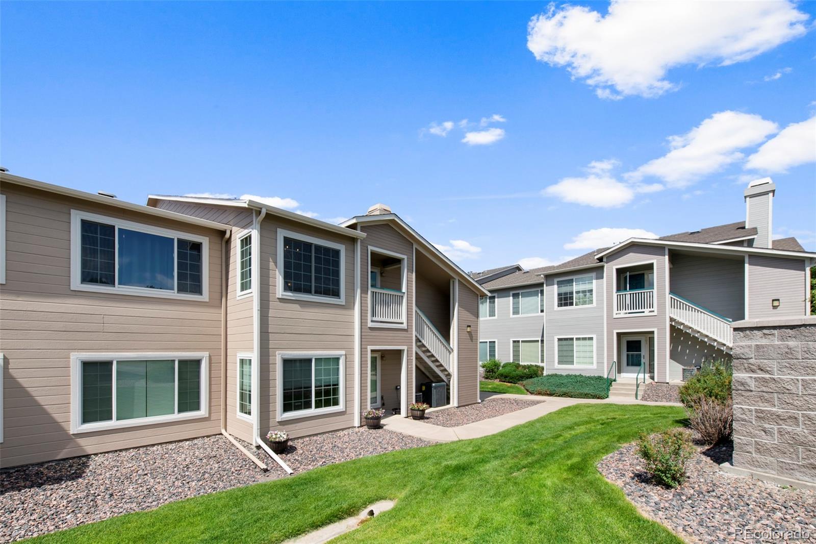 MLS Image #2 for 8334  pebble creek way,highlands ranch, Colorado