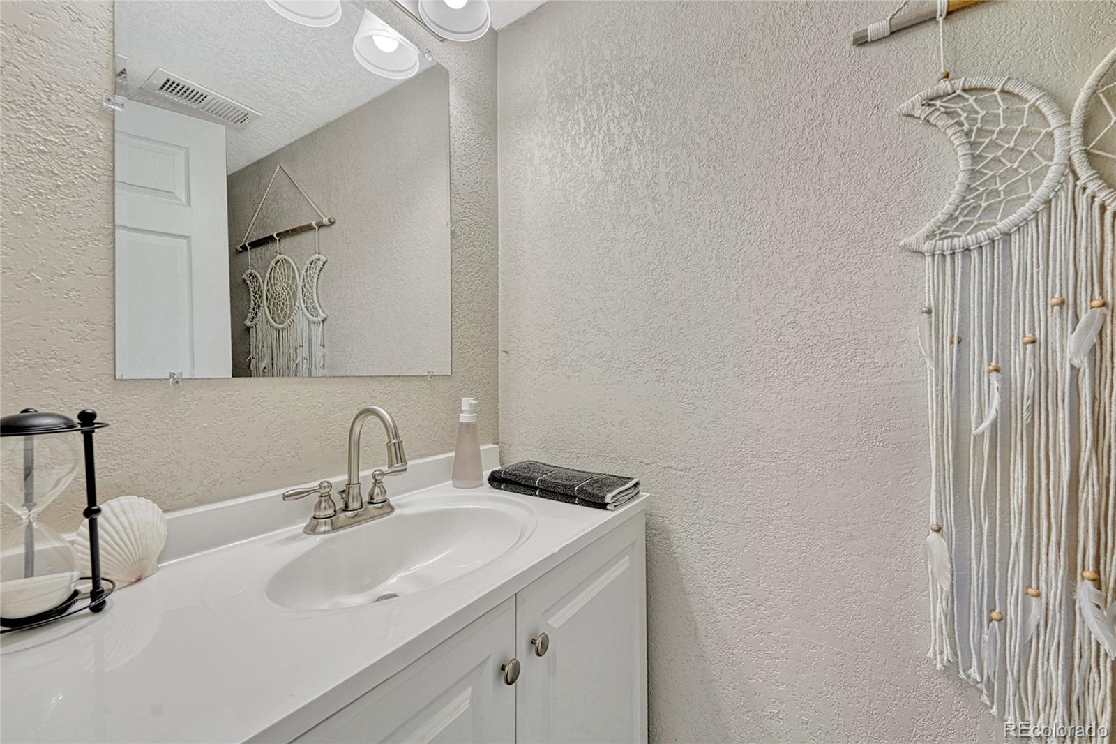 MLS Image #13 for 2905 s andes way,aurora, Colorado