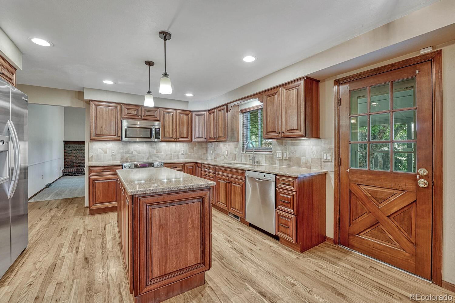 MLS Image #5 for 5947 s jasmine street,centennial, Colorado