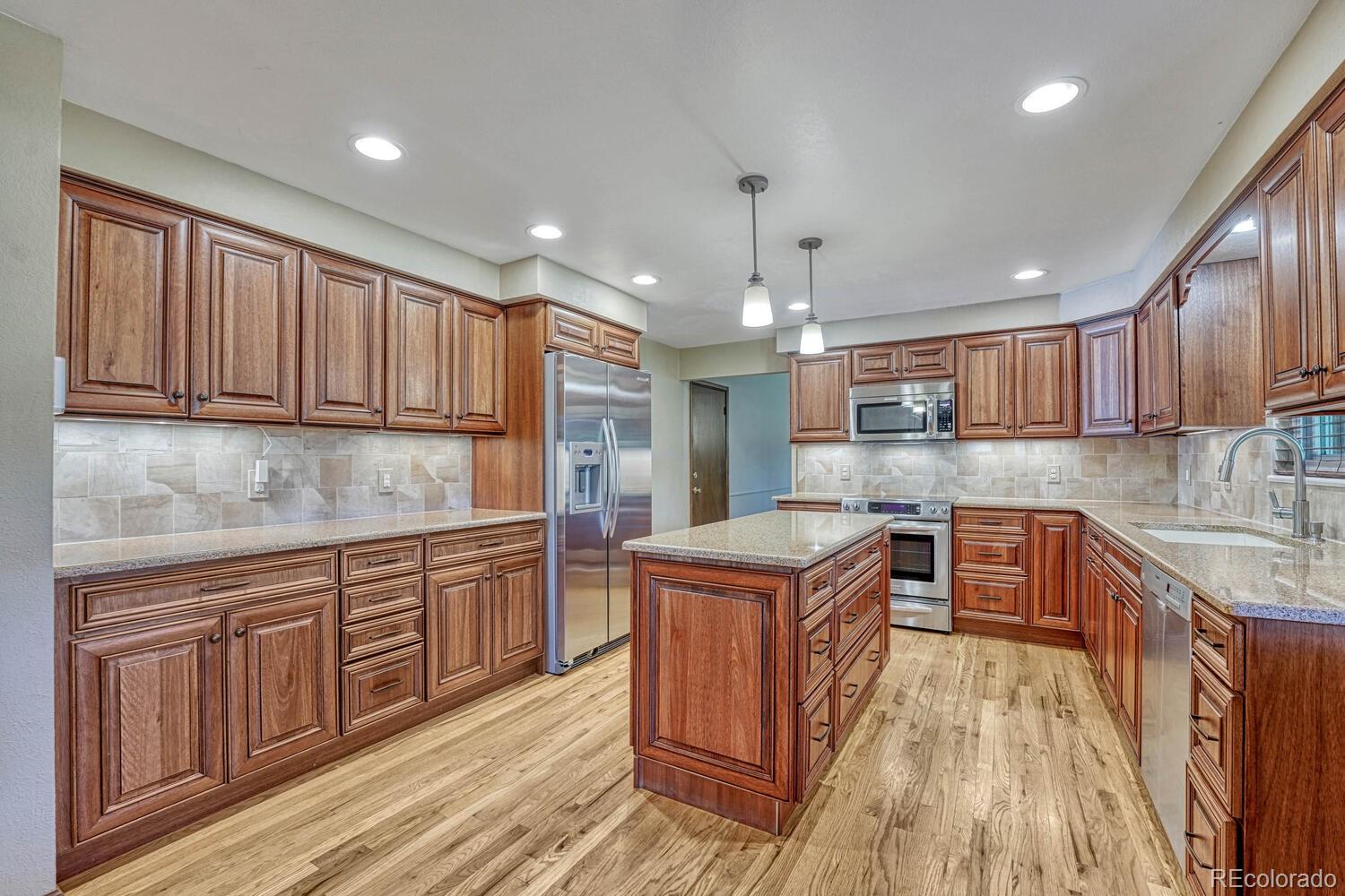 MLS Image #6 for 5947 s jasmine street,centennial, Colorado