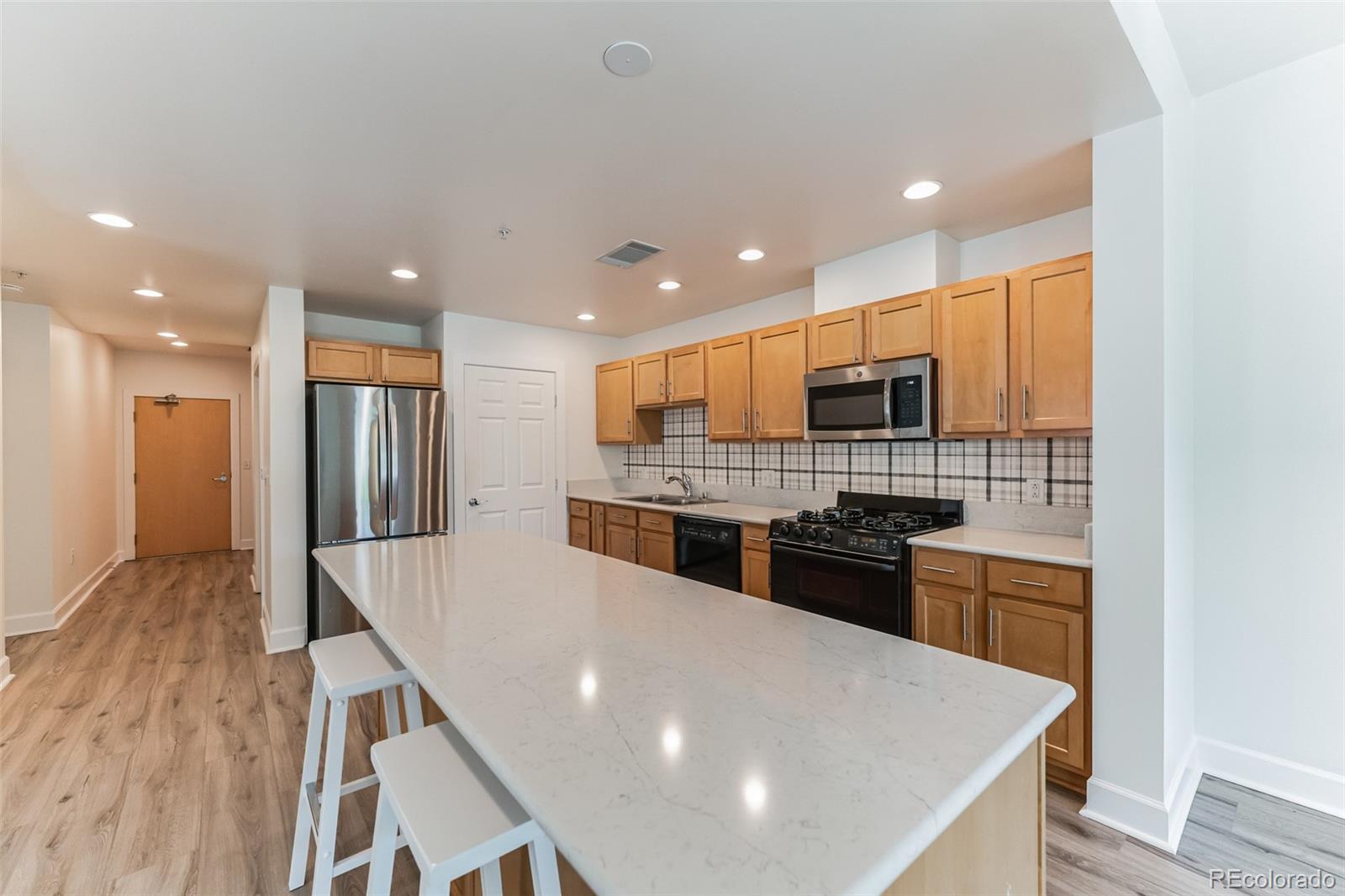 MLS Image #12 for 1631 n emerson street 205,denver, Colorado