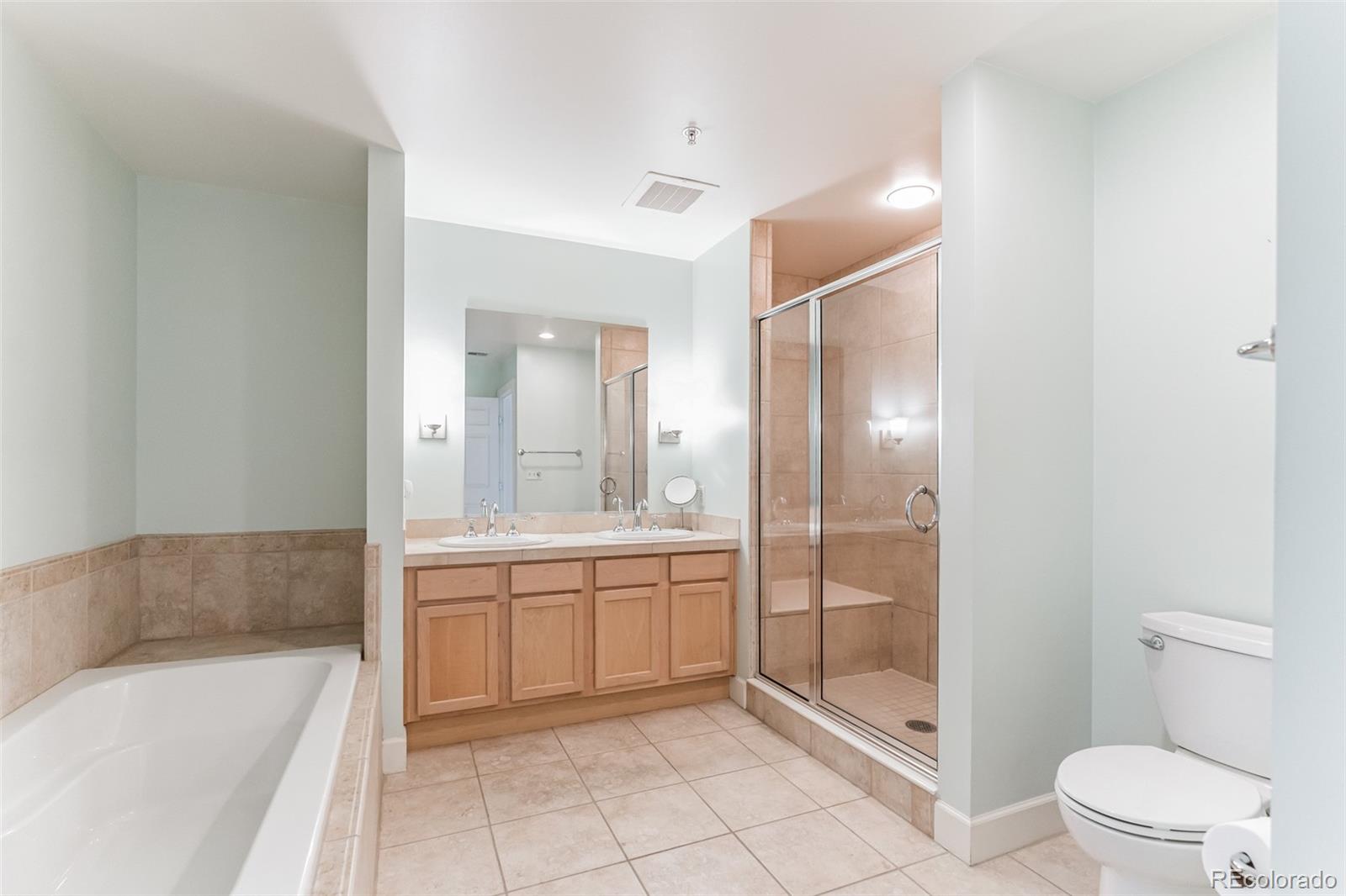 MLS Image #18 for 1631 n emerson street 205,denver, Colorado