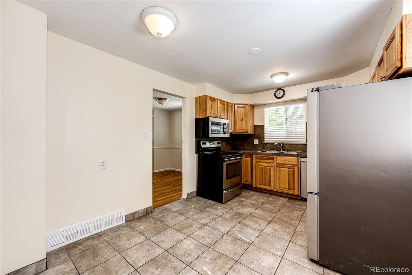 MLS Image #15 for 5934 s columbine way,centennial, Colorado