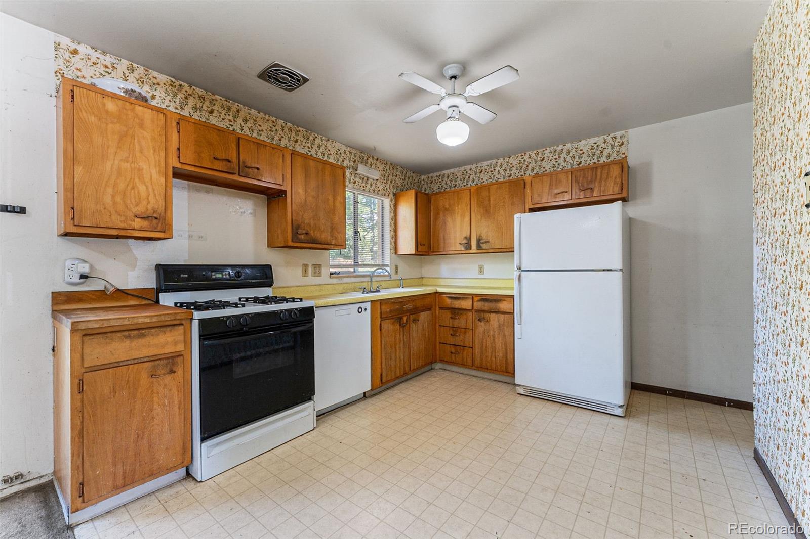 MLS Image #12 for 793 s union boulevard,lakewood, Colorado