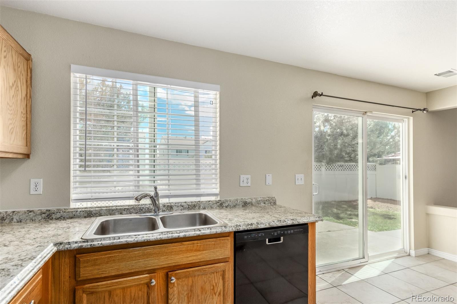 MLS Image #7 for 21426 e 55th place,denver, Colorado