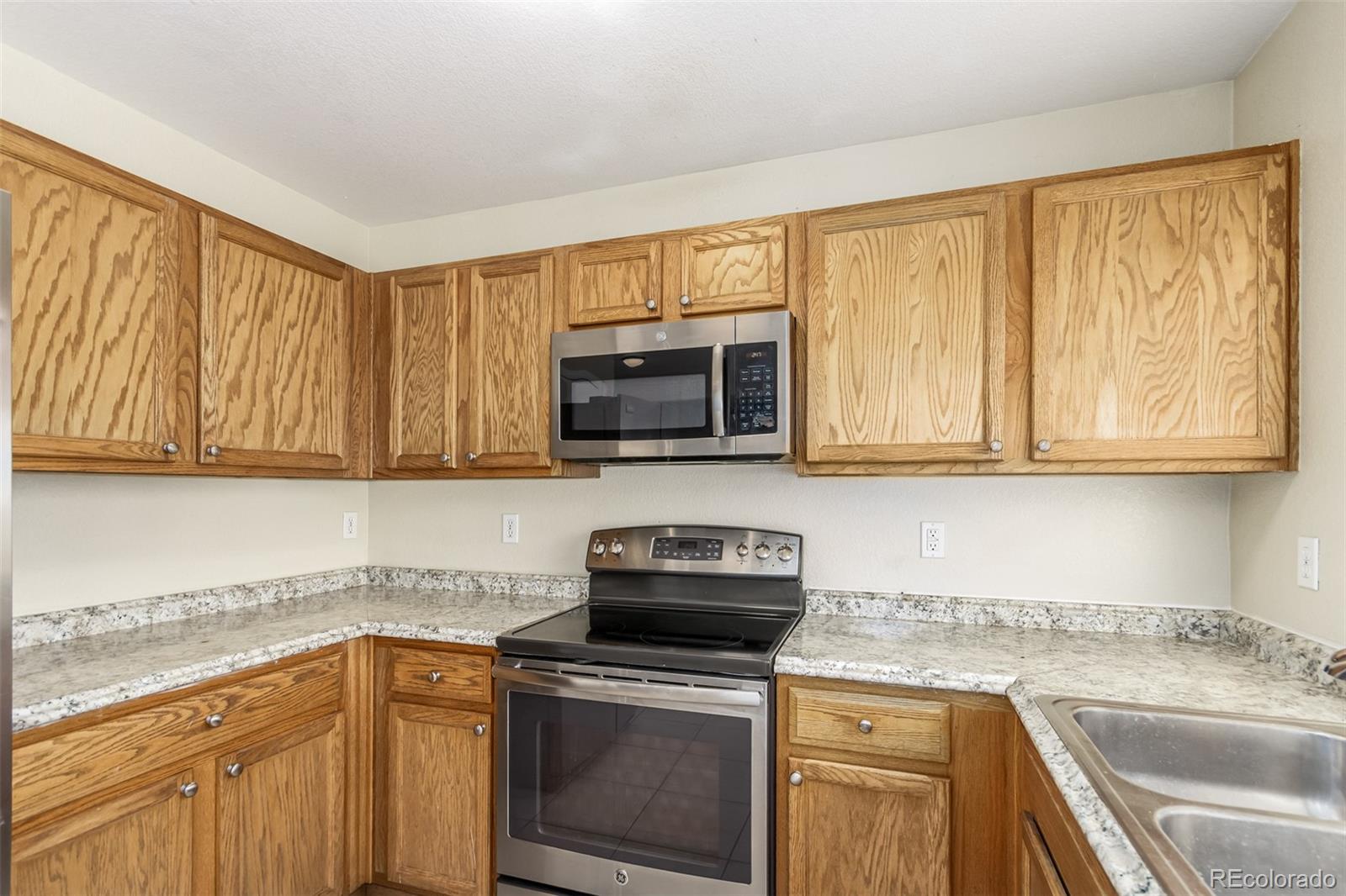 MLS Image #8 for 21426 e 55th place,denver, Colorado