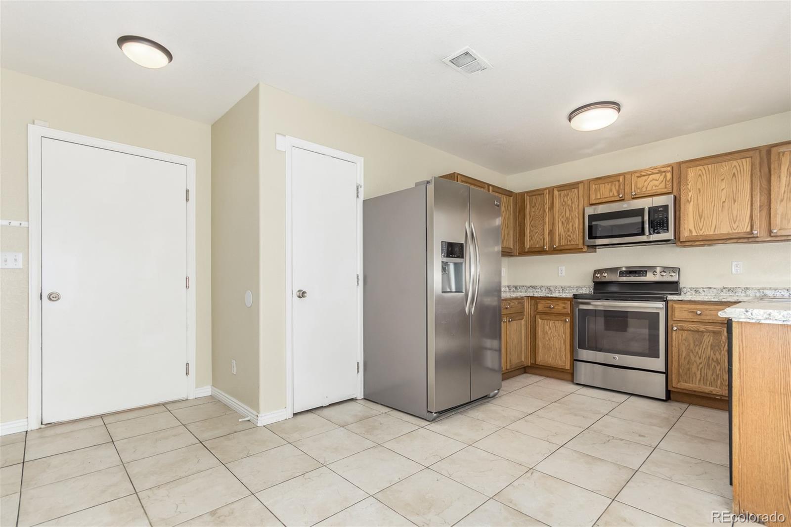 MLS Image #9 for 21426 e 55th place,denver, Colorado