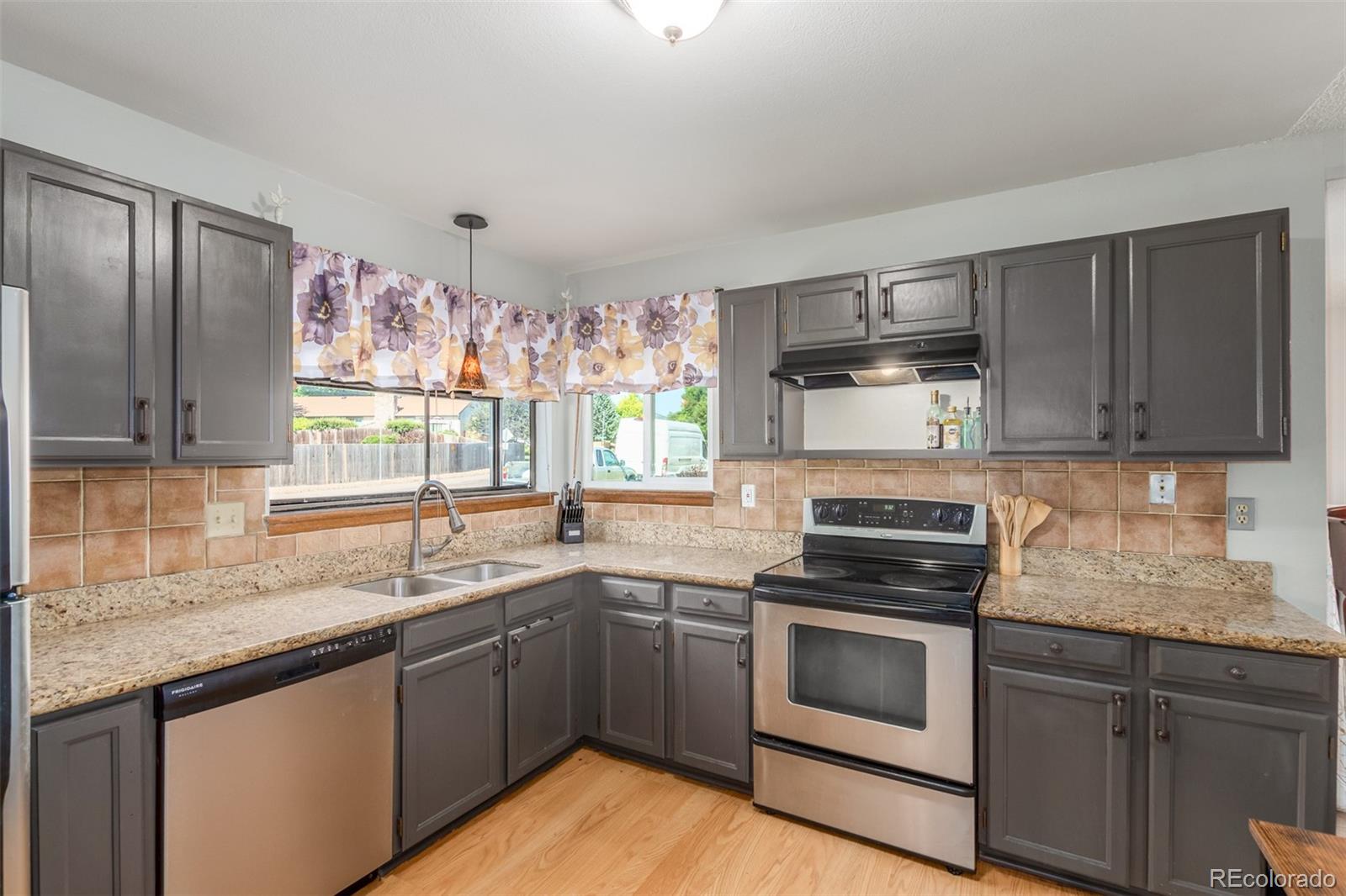 MLS Image #10 for 10299 w fair avenue b,littleton, Colorado