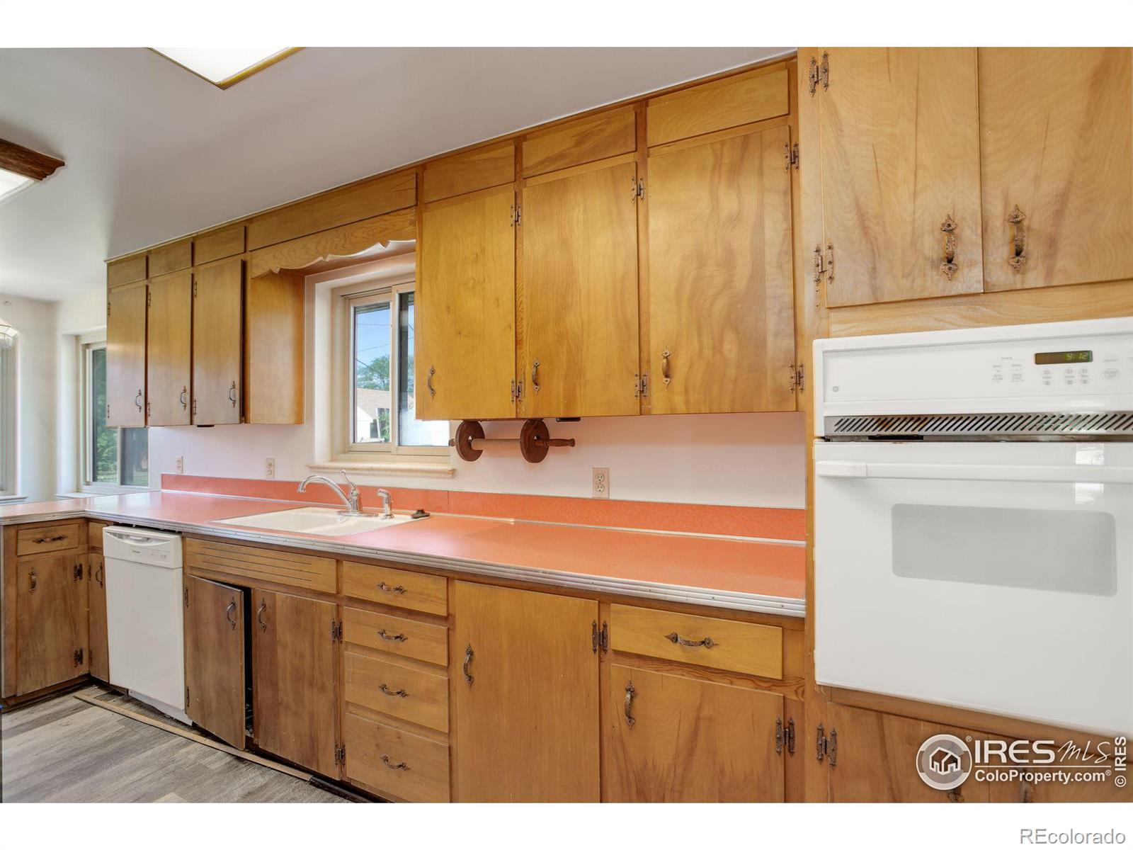 MLS Image #6 for 5423  field court,arvada, Colorado