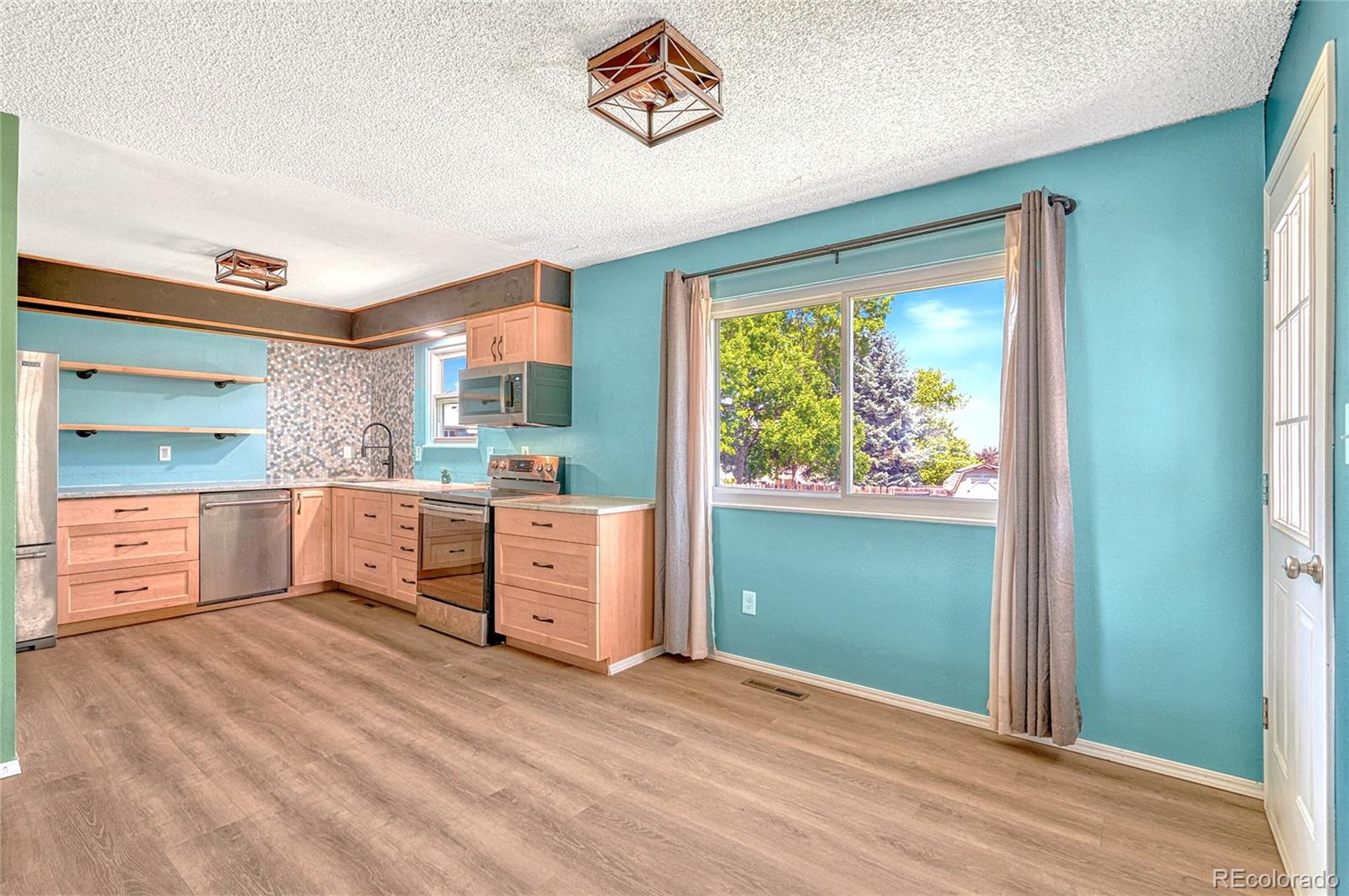 MLS Image #5 for 2044  crystal court,loveland, Colorado