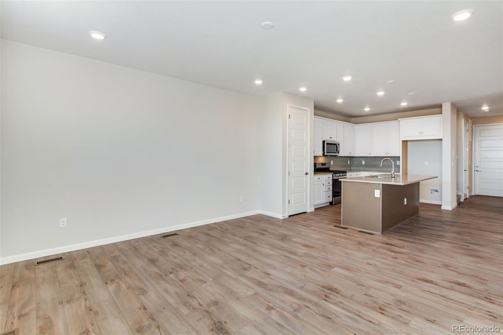 MLS Image #10 for 1580 e 3rd avenue,longmont, Colorado