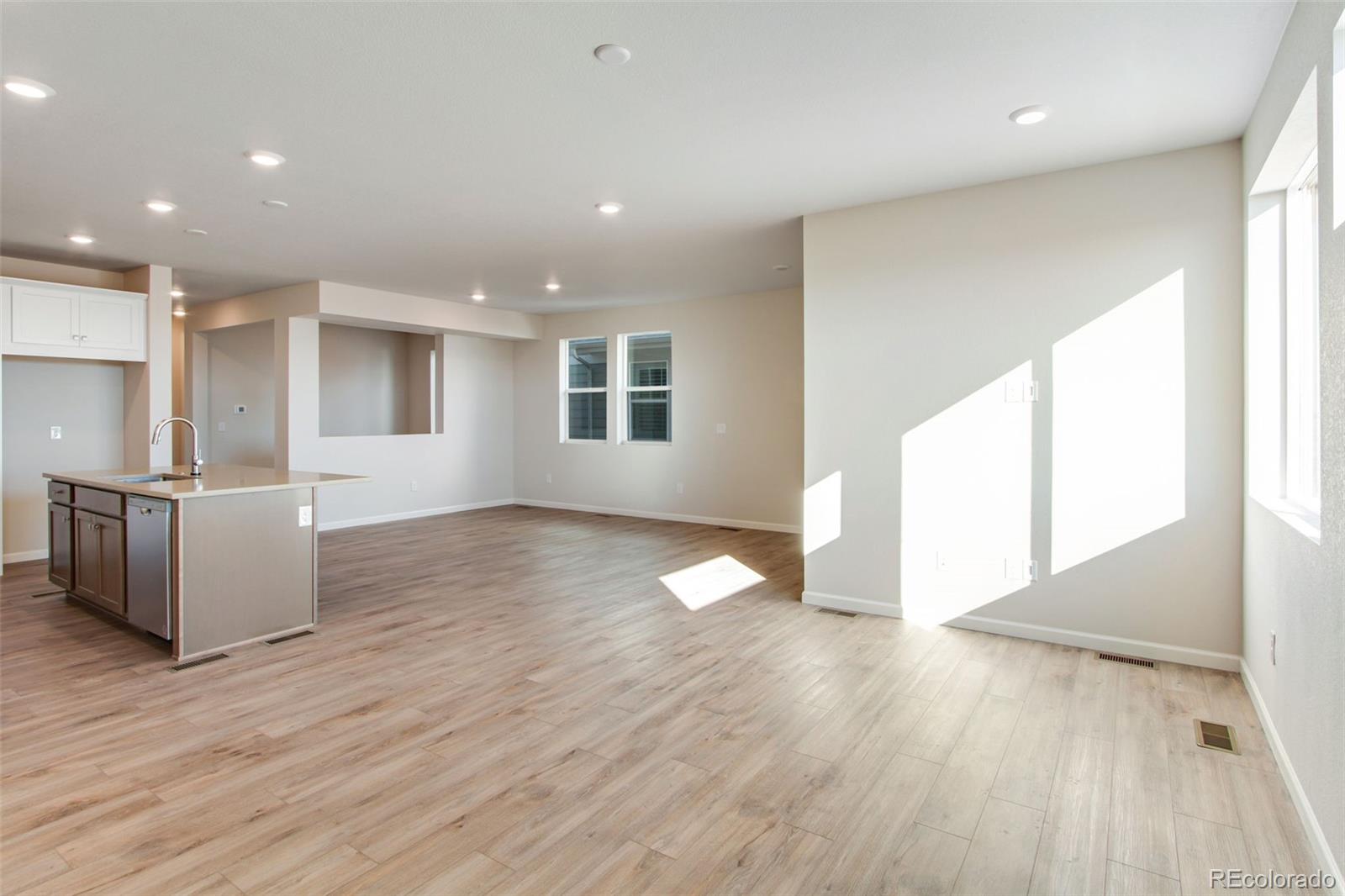MLS Image #11 for 1580 e 3rd avenue,longmont, Colorado