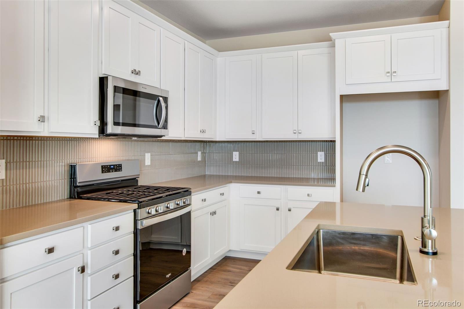 MLS Image #14 for 1580 e 3rd avenue,longmont, Colorado