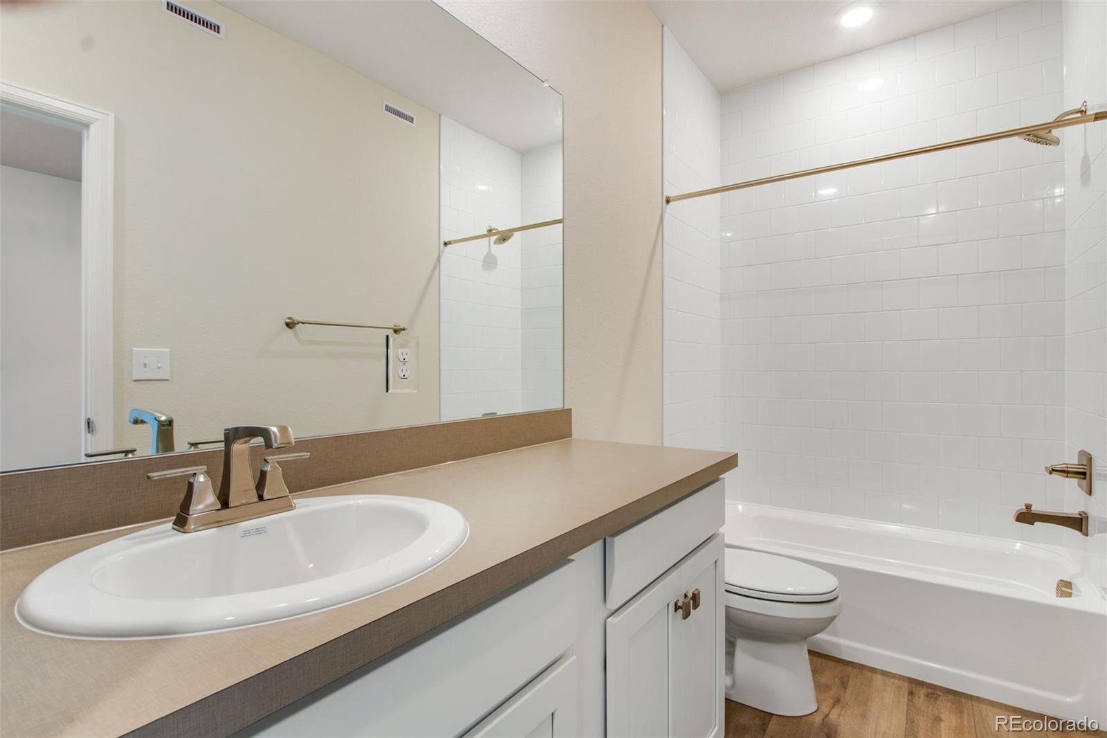 MLS Image #34 for 1580 e 3rd avenue,longmont, Colorado