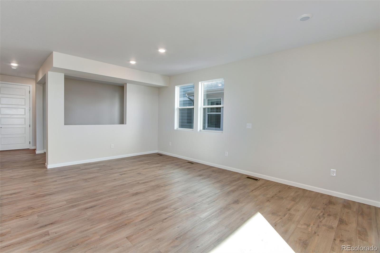 MLS Image #7 for 1580 e 3rd avenue,longmont, Colorado