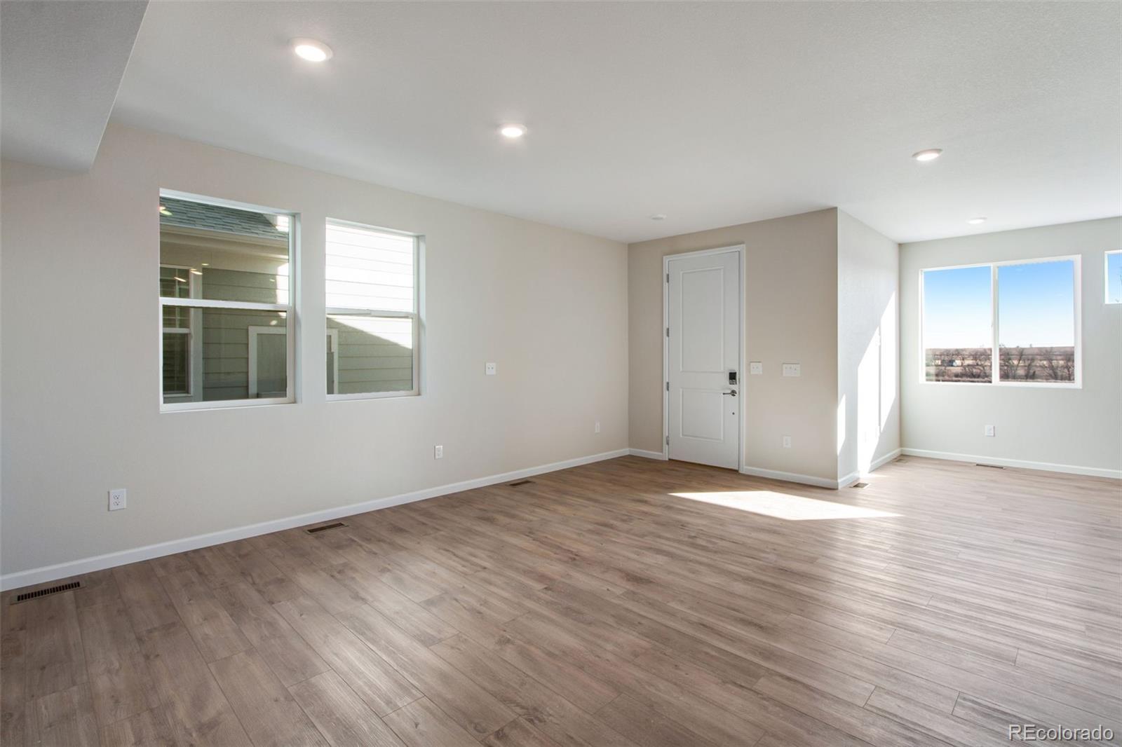 MLS Image #8 for 1580 e 3rd avenue,longmont, Colorado