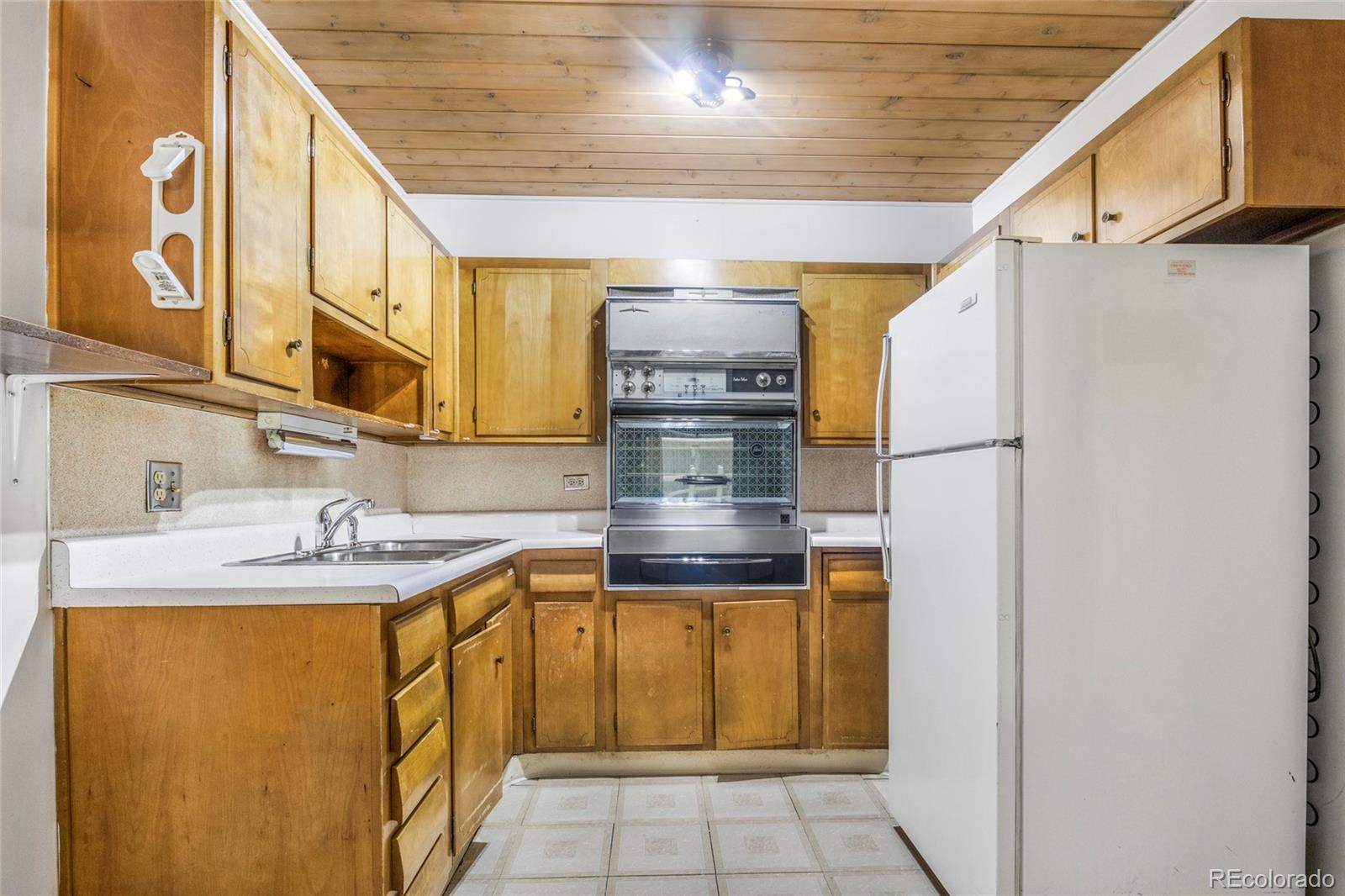 MLS Image #9 for 655 s clinton street,denver, Colorado