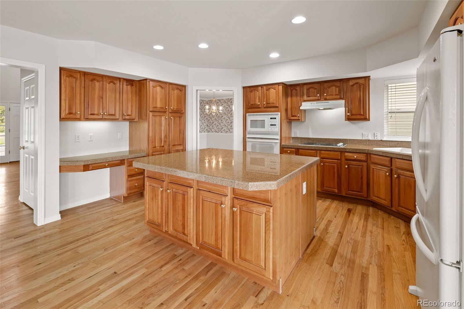 MLS Image #14 for 19052 e lake drive,aurora, Colorado