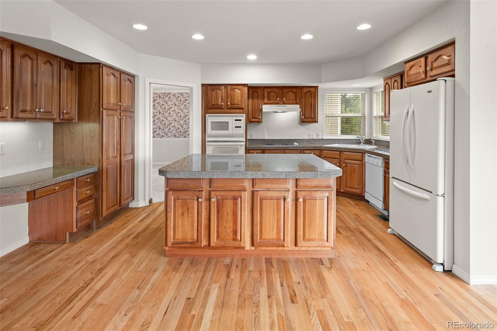 MLS Image #15 for 19052 e lake drive,aurora, Colorado