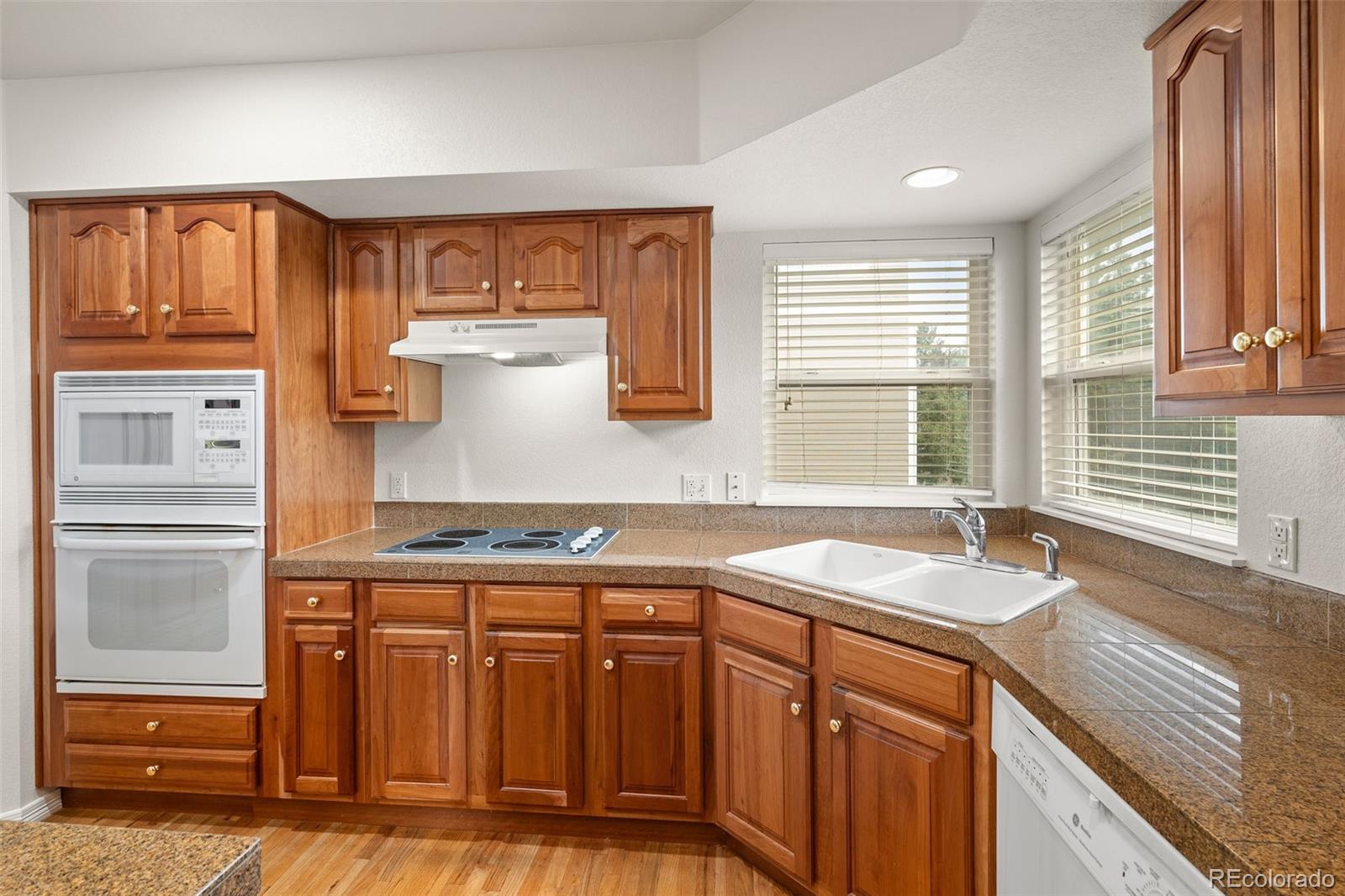 MLS Image #16 for 19052 e lake drive,aurora, Colorado