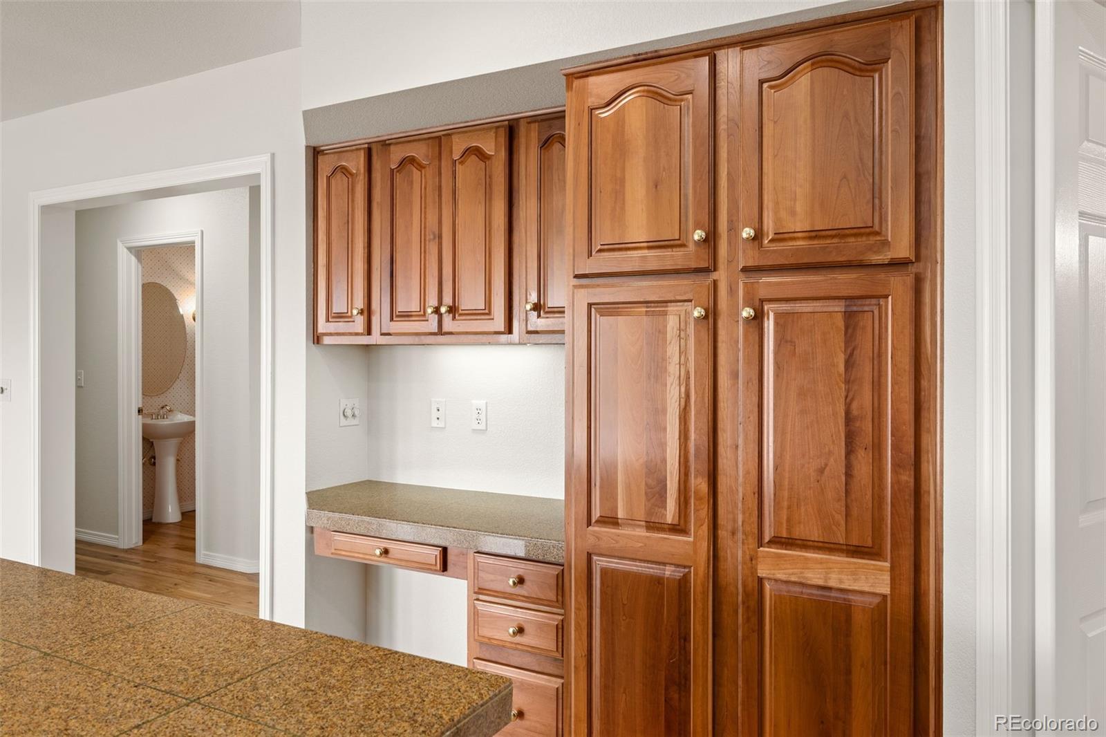 MLS Image #17 for 19052 e lake drive,aurora, Colorado