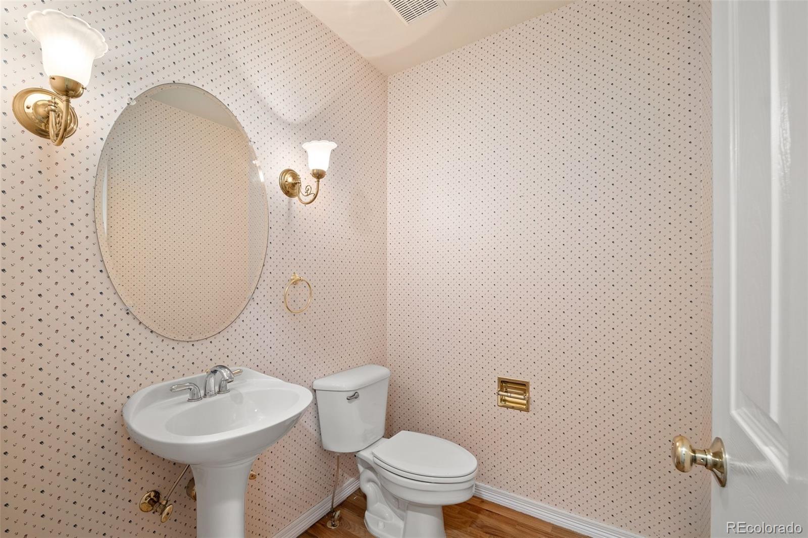 MLS Image #19 for 19052 e lake drive,aurora, Colorado