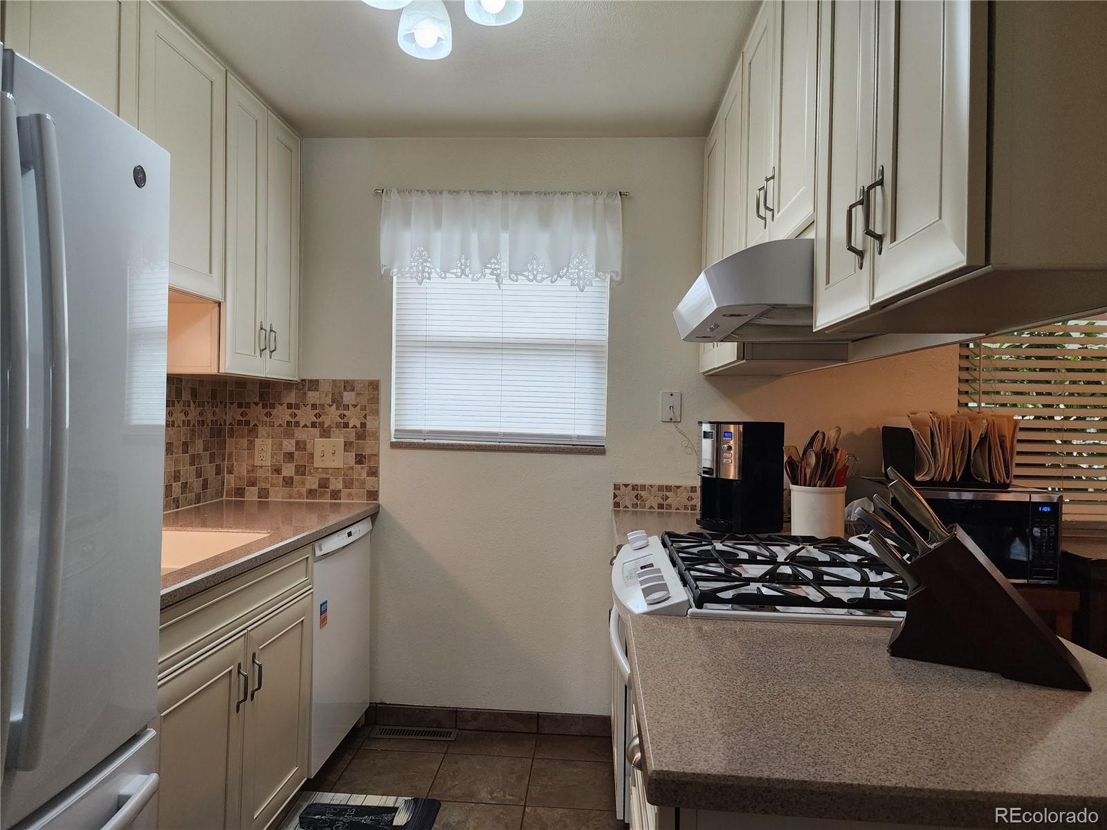 MLS Image #3 for 6216 w 75th place,arvada, Colorado